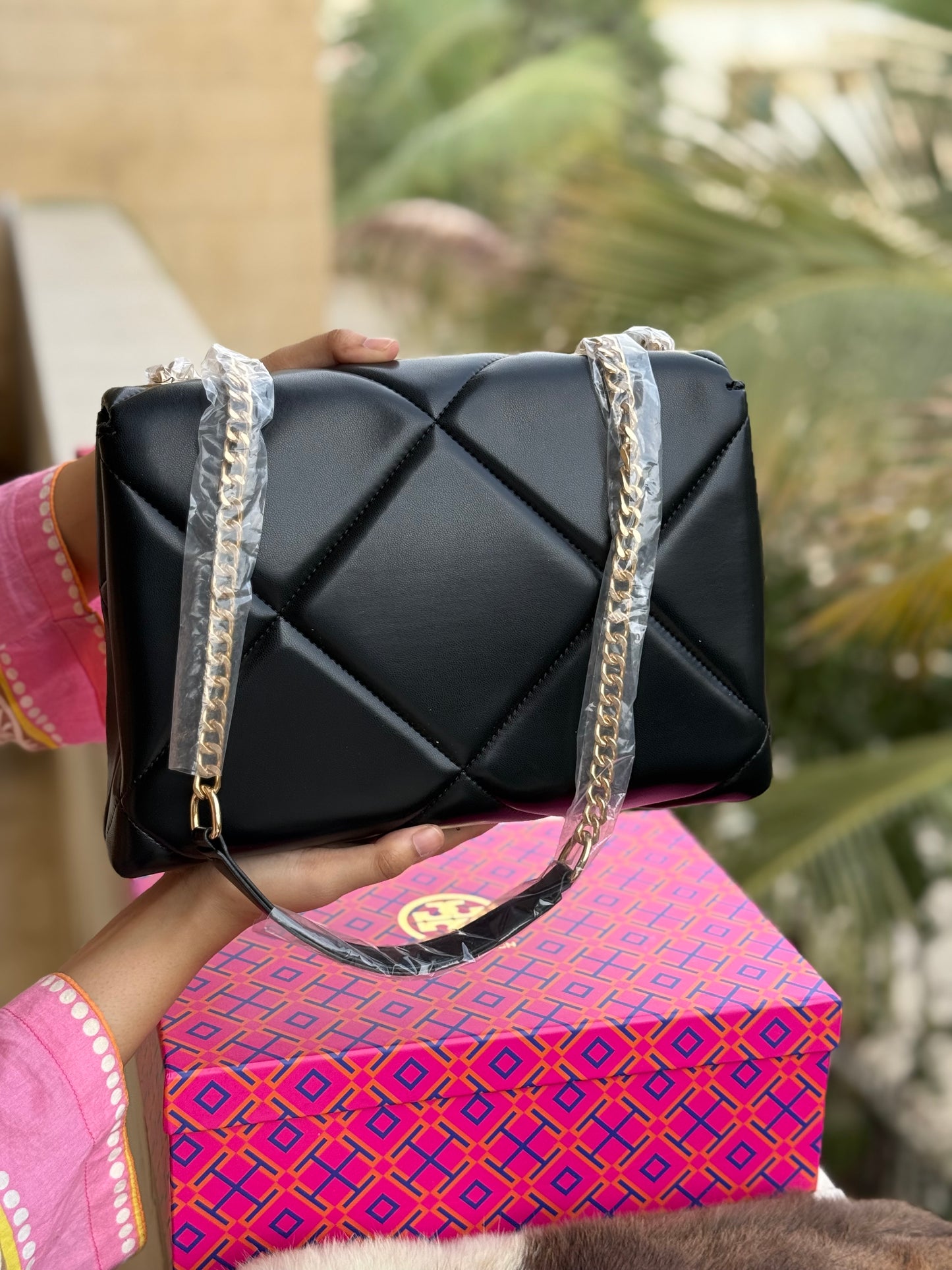 TORY BURCH KIRA DIAMOND QUILT SHOULDER BAG With Box ( Master Series )