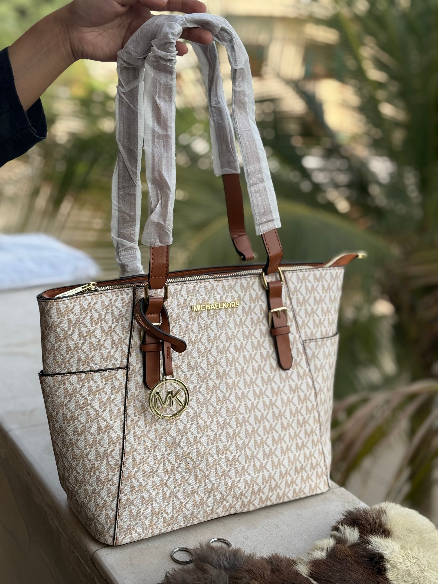 Michael Kors Tote Basic Budget Series