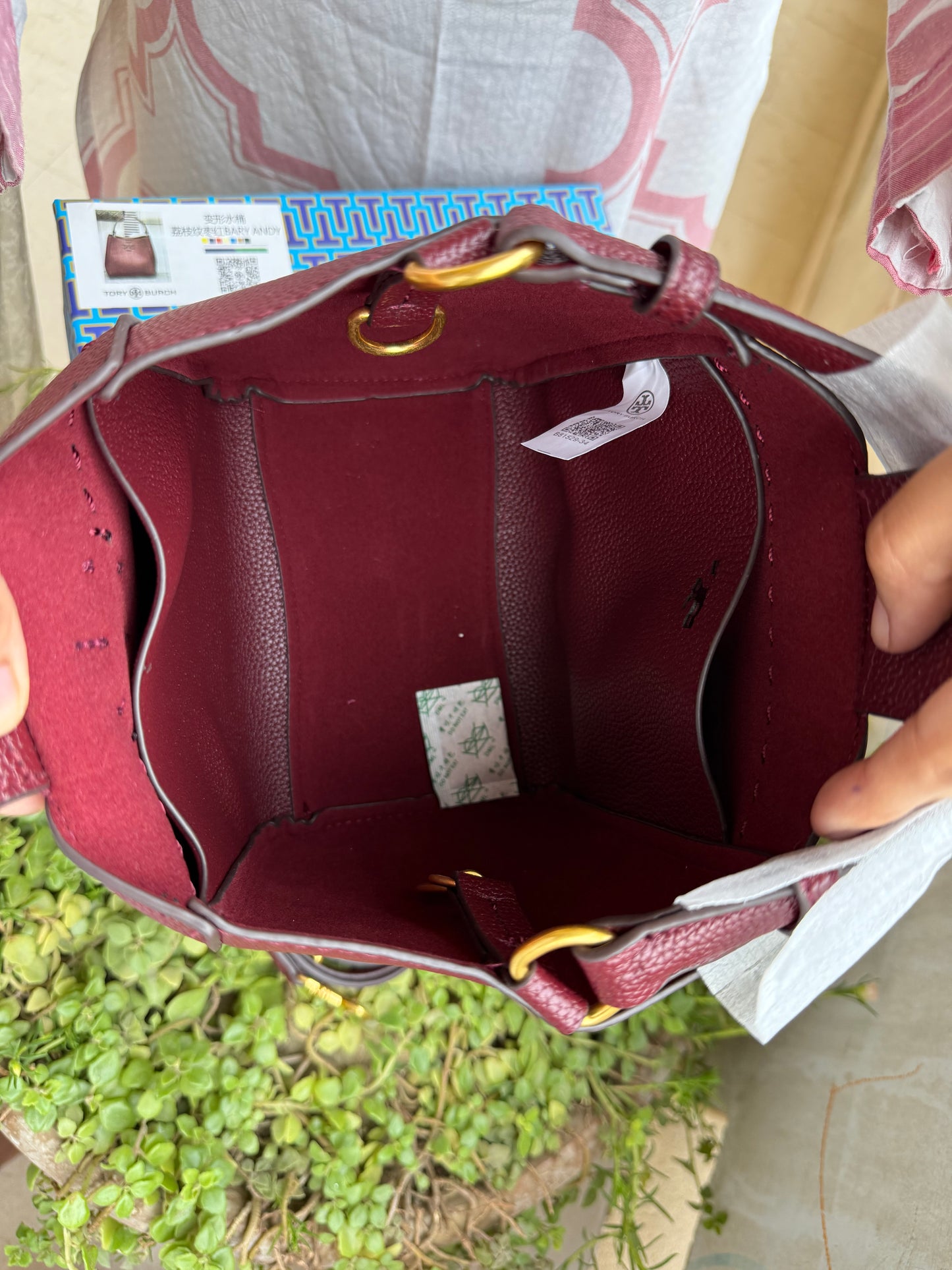 TORY BURCH MCGRAW BUCKET BAG ( Master Series )