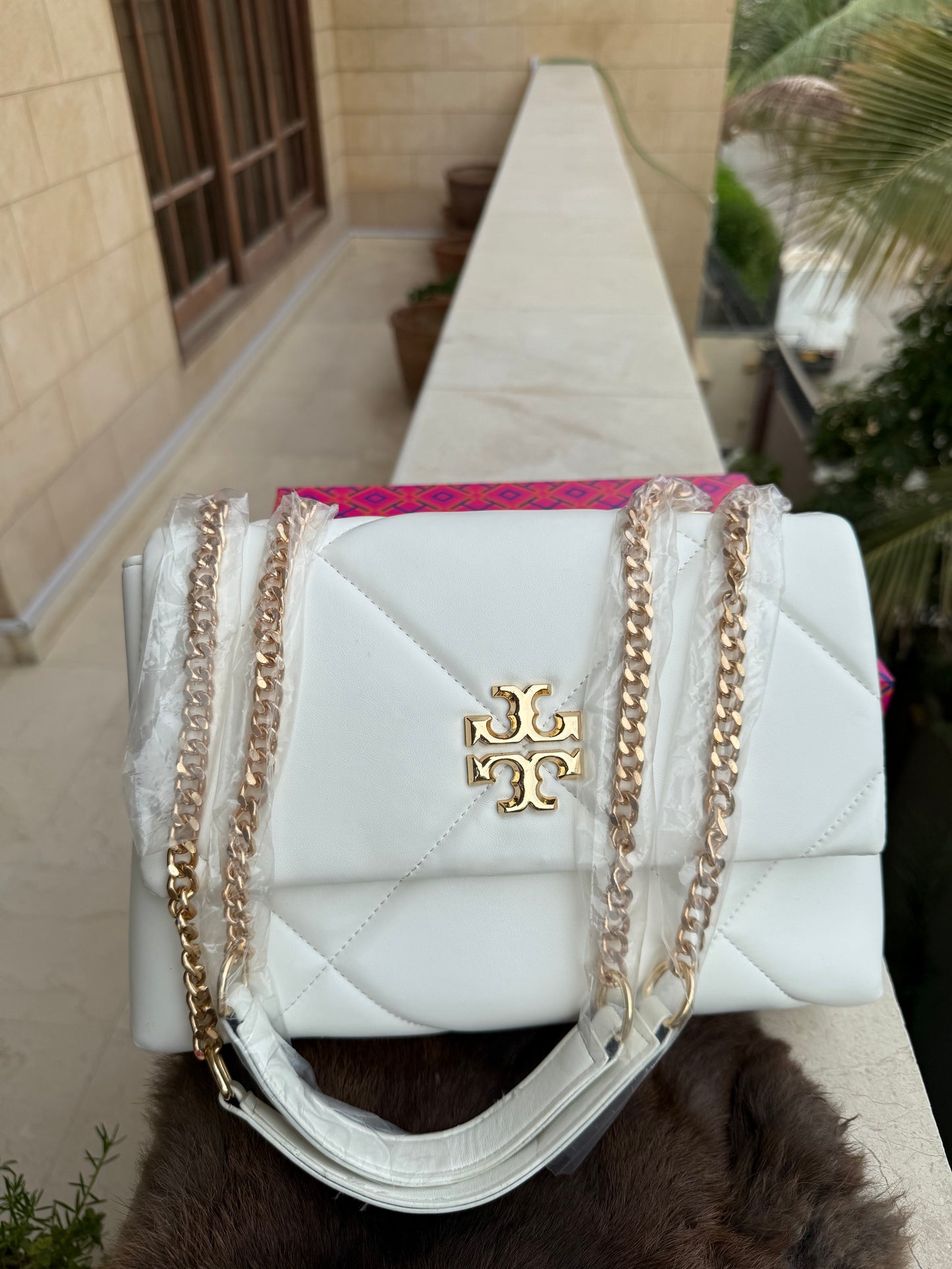 TORY BURCH KIRA DIAMOND QUILT SHOULDER BAG With Box ( Master Series )