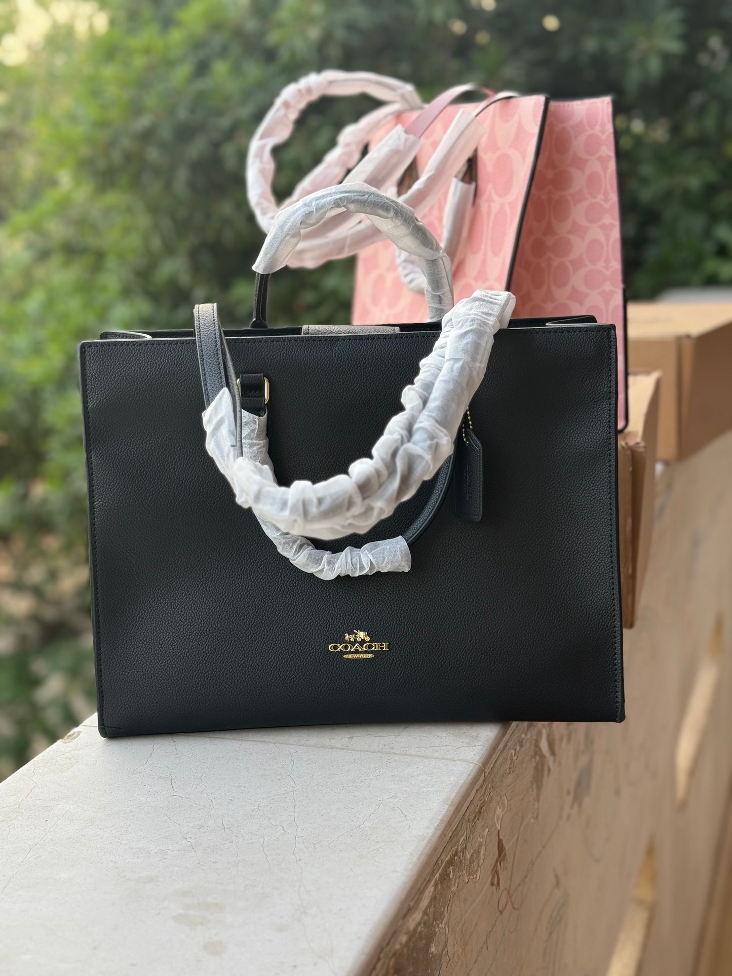 C O A C H Maggie Tote-With Box Master Series