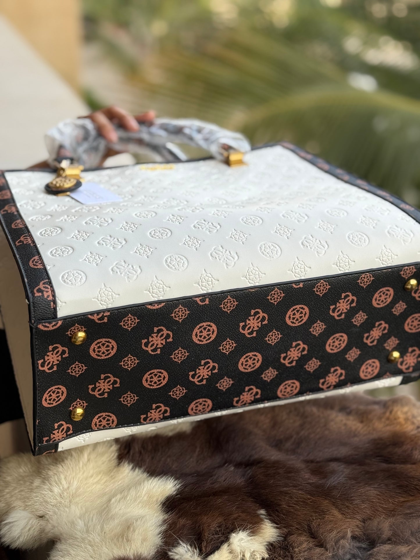 Guess Abey Tote Bag-Master Quality