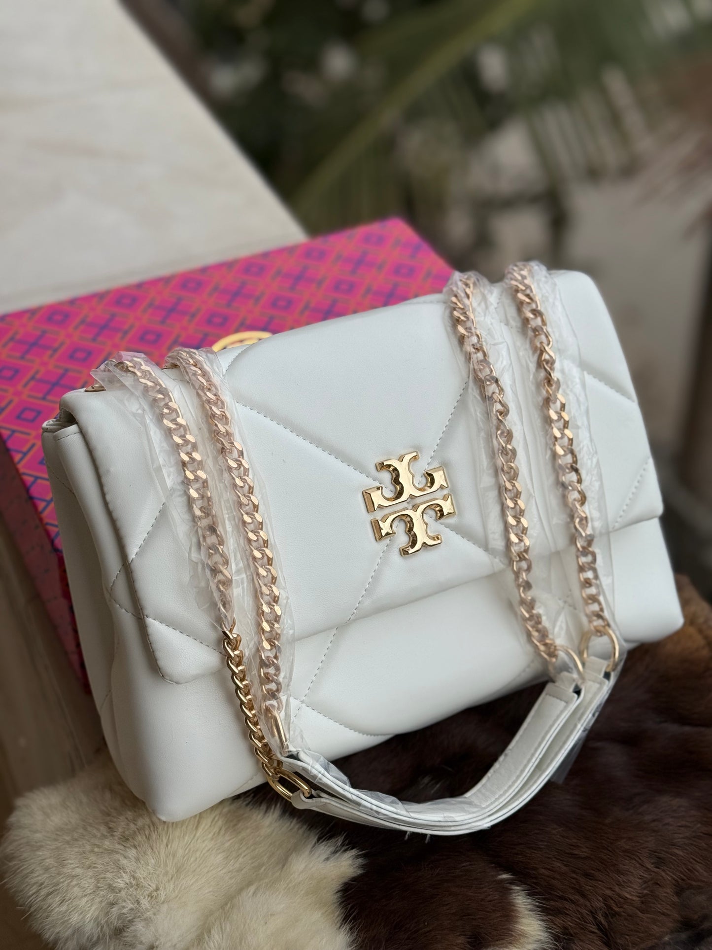 TORY BURCH KIRA DIAMOND QUILT SHOULDER BAG With Box ( Master Series )