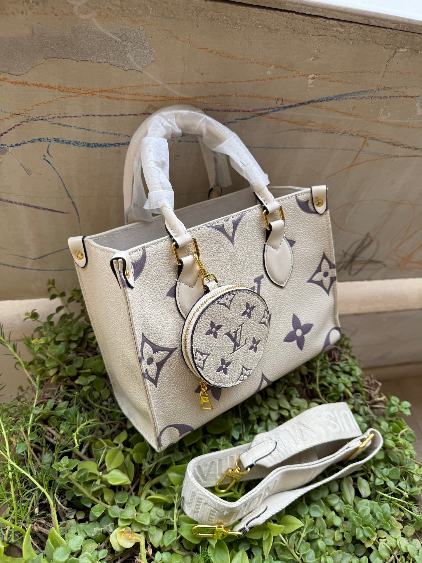 Louis Vuitton On the PM-With Folding Box ( Master Series )