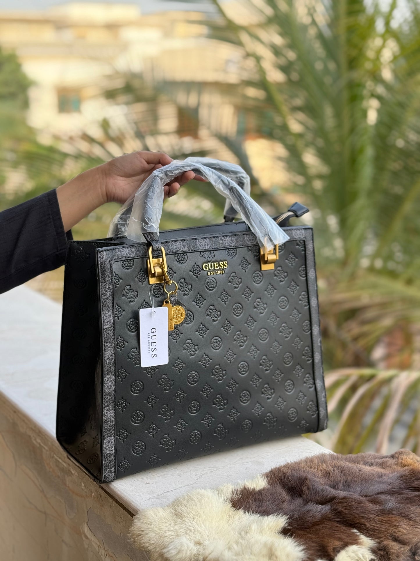Guess Abey Tote Bag-Master Quality