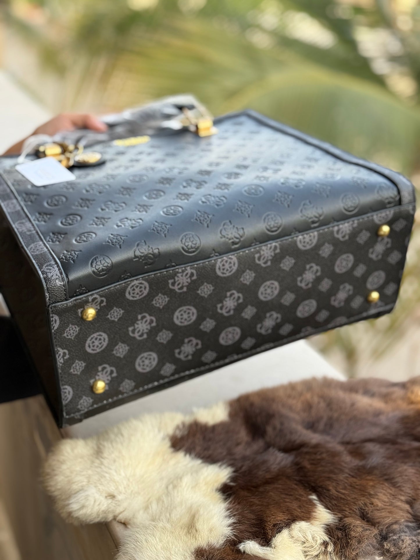 Guess Abey Tote Bag-Master Quality