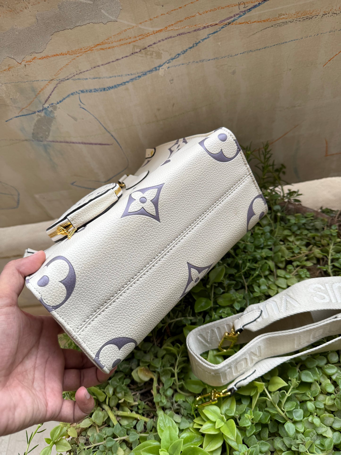 Louis Vuitton On the PM-With Folding Box ( Master Series )
