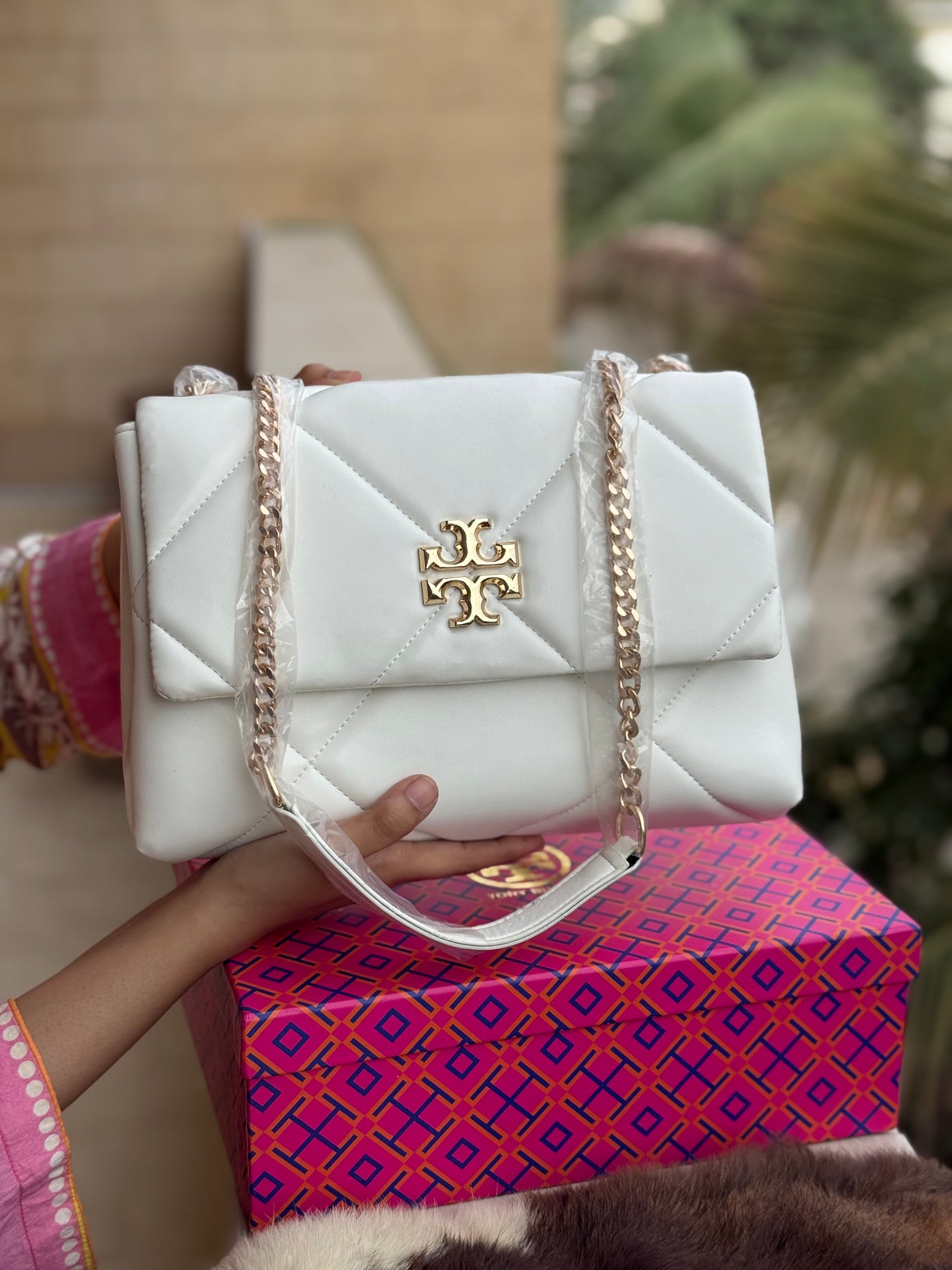 TORY BURCH KIRA DIAMOND QUILT SHOULDER BAG With Box ( Master Series )