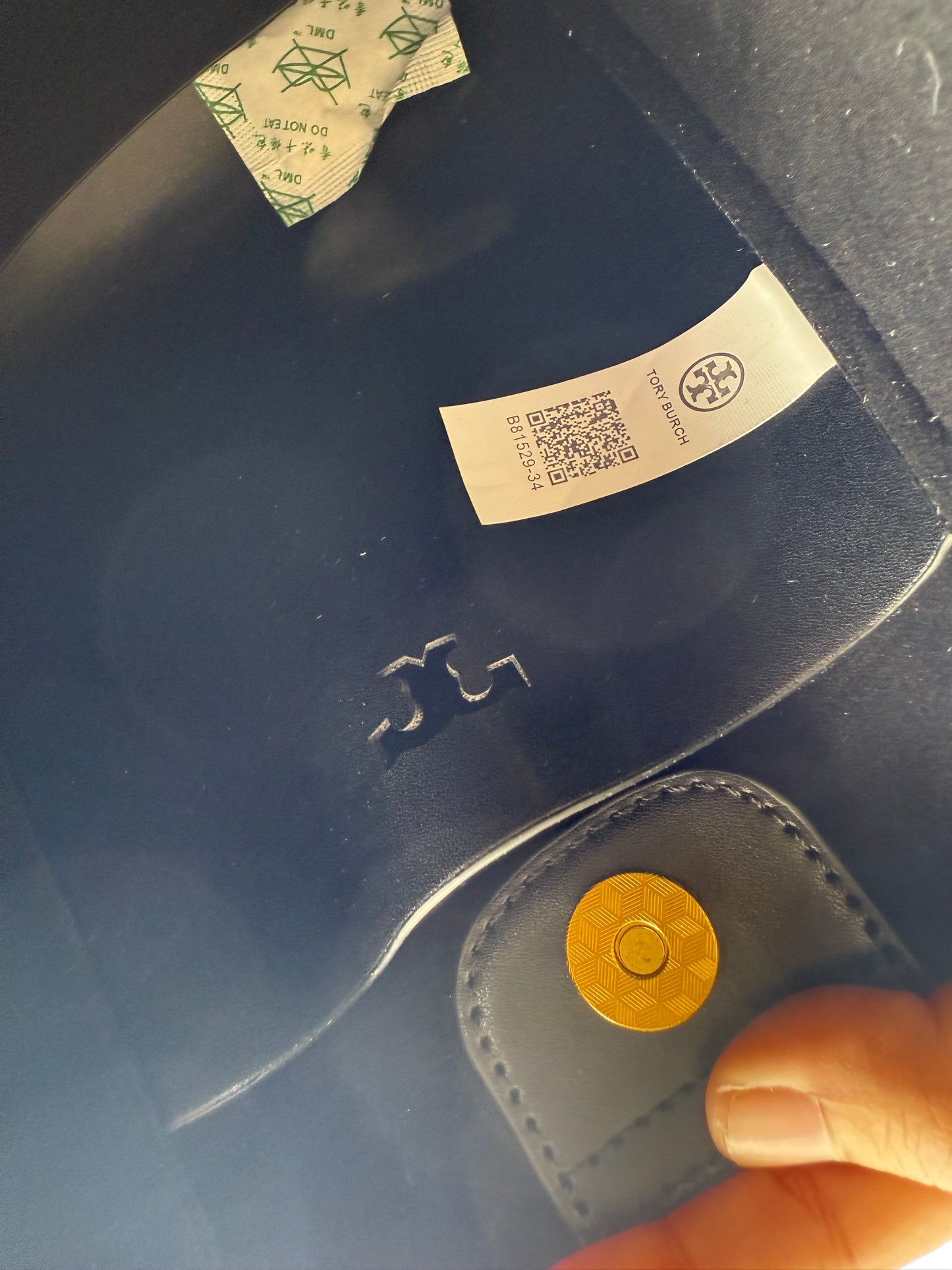 TORY BURCH MCGRAW BUCKET BAG ( Master Series )