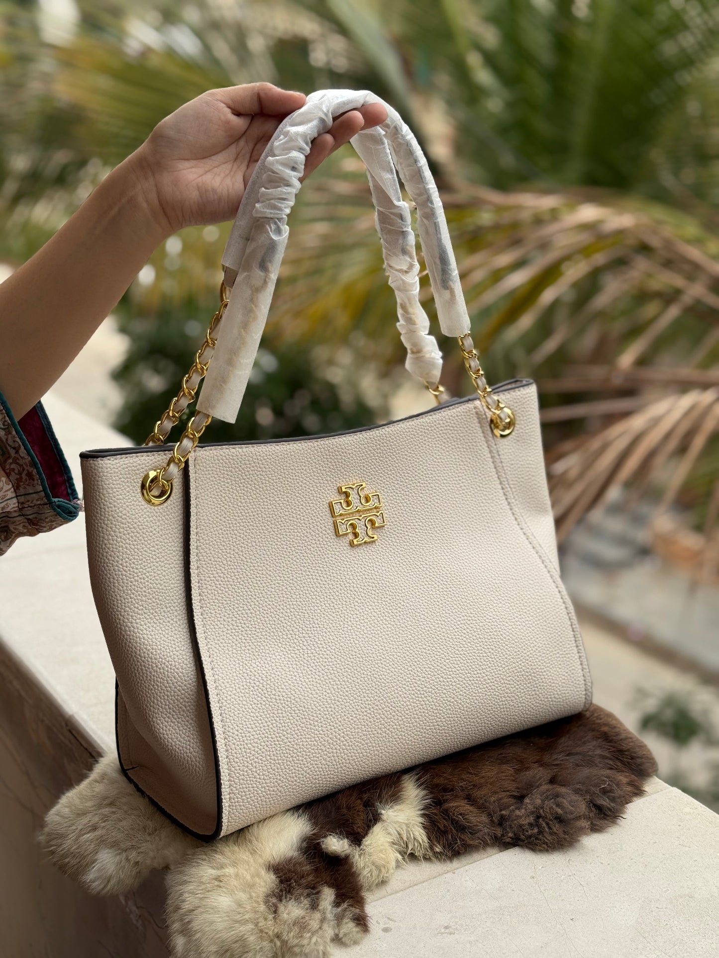 Tory Burch Britten Slouchy Tote Milky White/Cream ( Master Series )