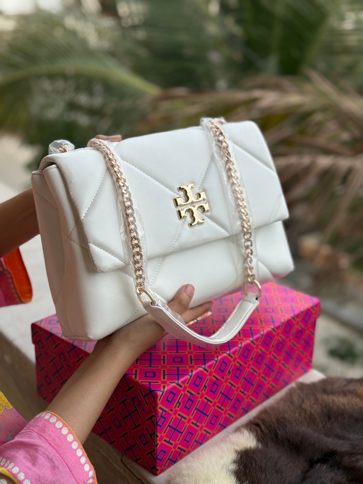TORY BURCH KIRA DIAMOND QUILT SHOULDER BAG With Box ( Master Series )