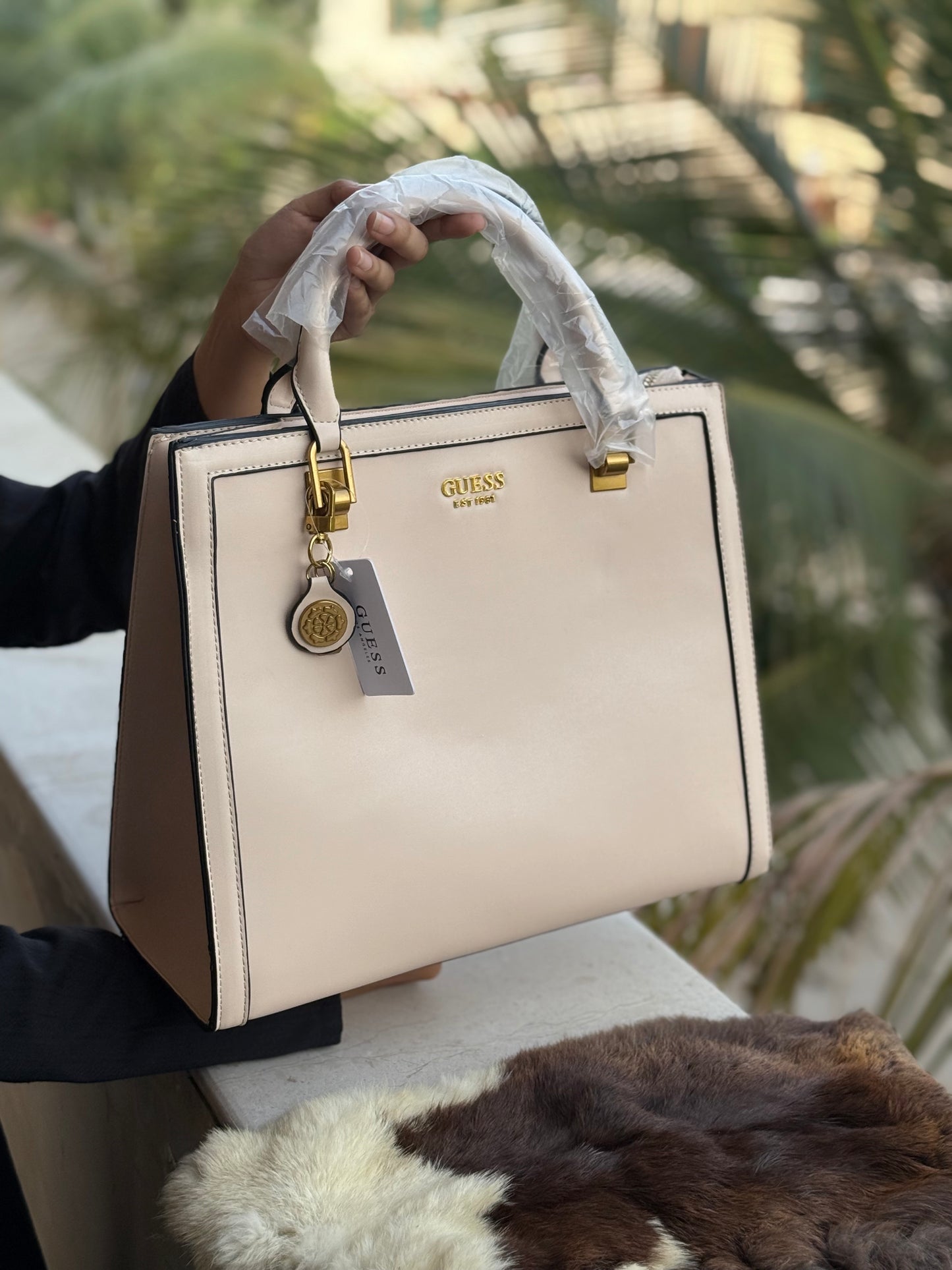 Guess Abey Tote Bag-Master Quality ( light Pink )