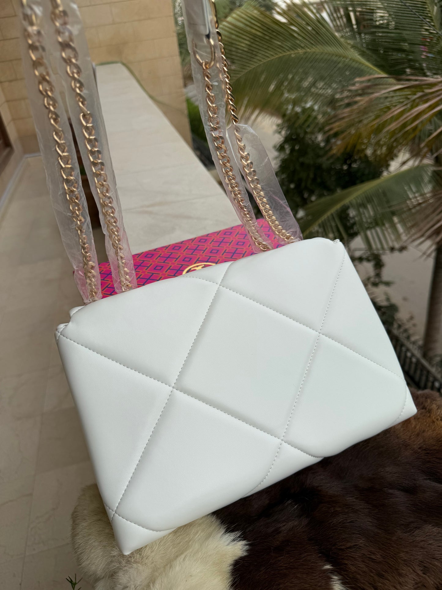 TORY BURCH KIRA DIAMOND QUILT SHOULDER BAG With Box ( Master Series )