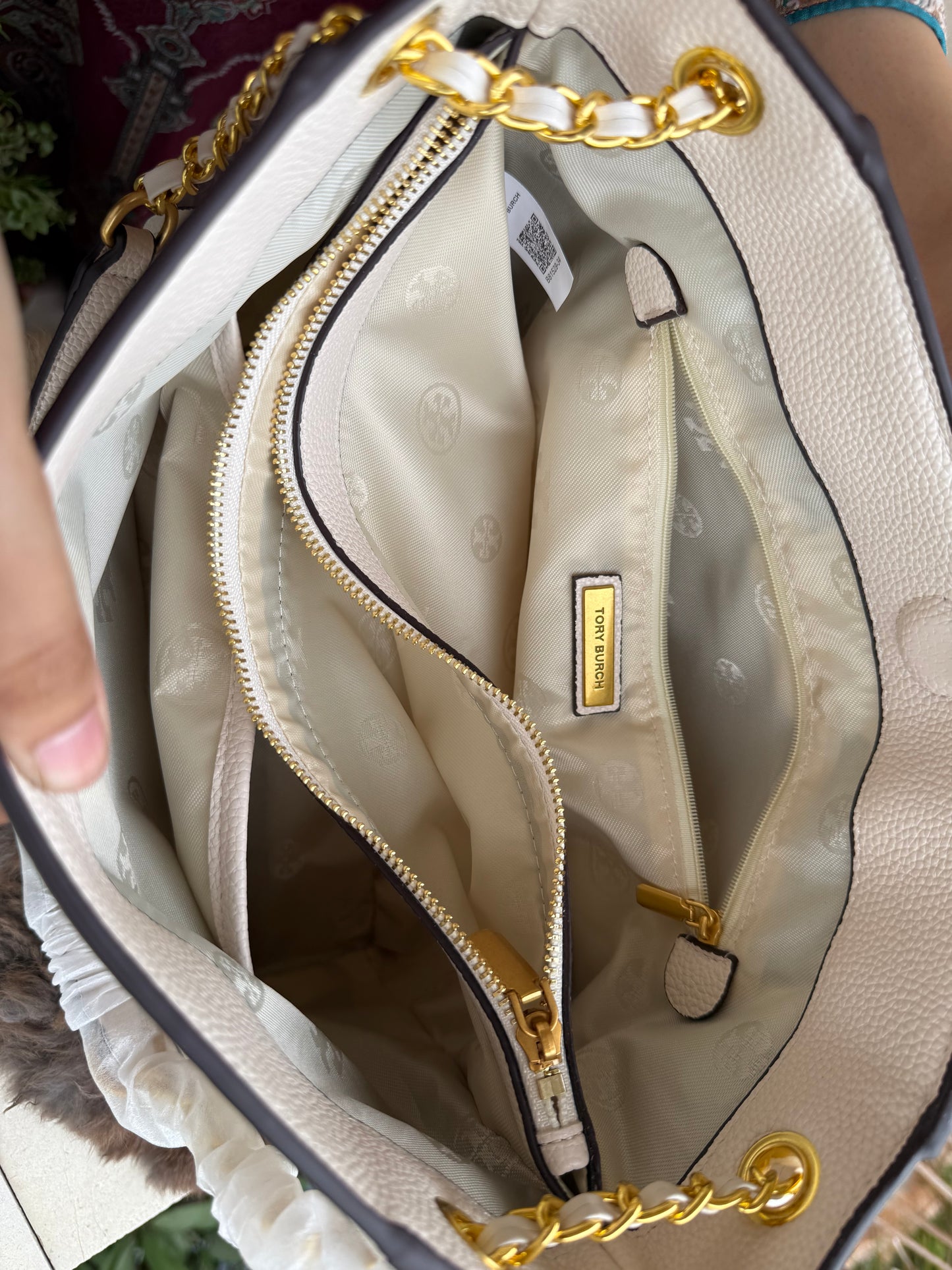 Tory Burch Britten Slouchy Tote Milky White/Cream ( Master Series )
