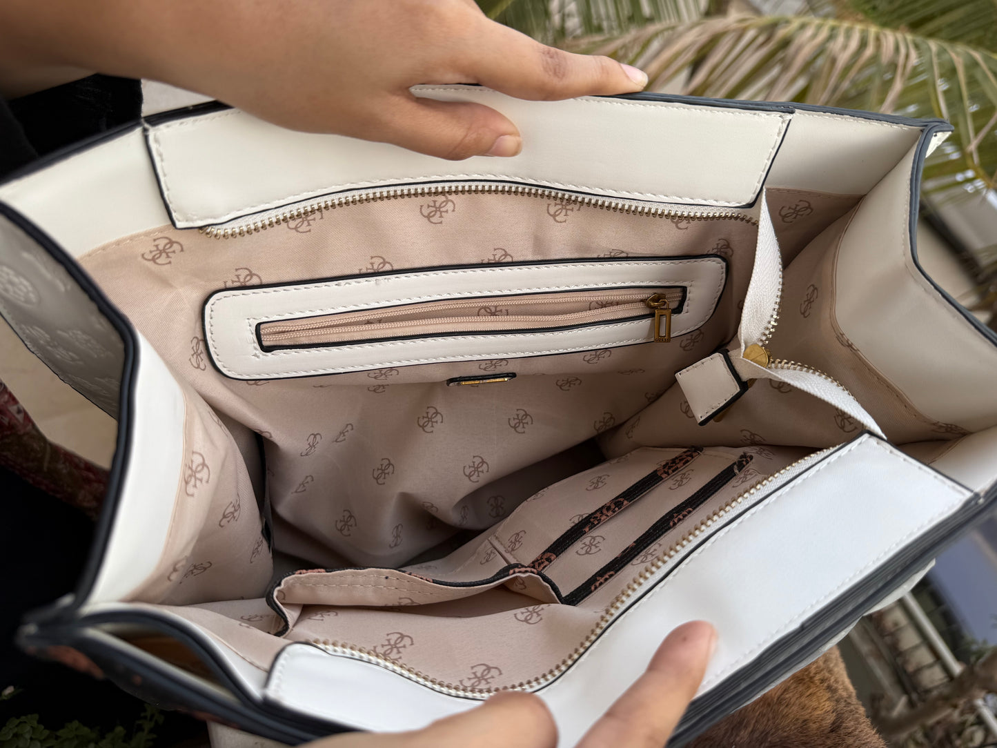 Guess Abey Tote Bag-Master Quality