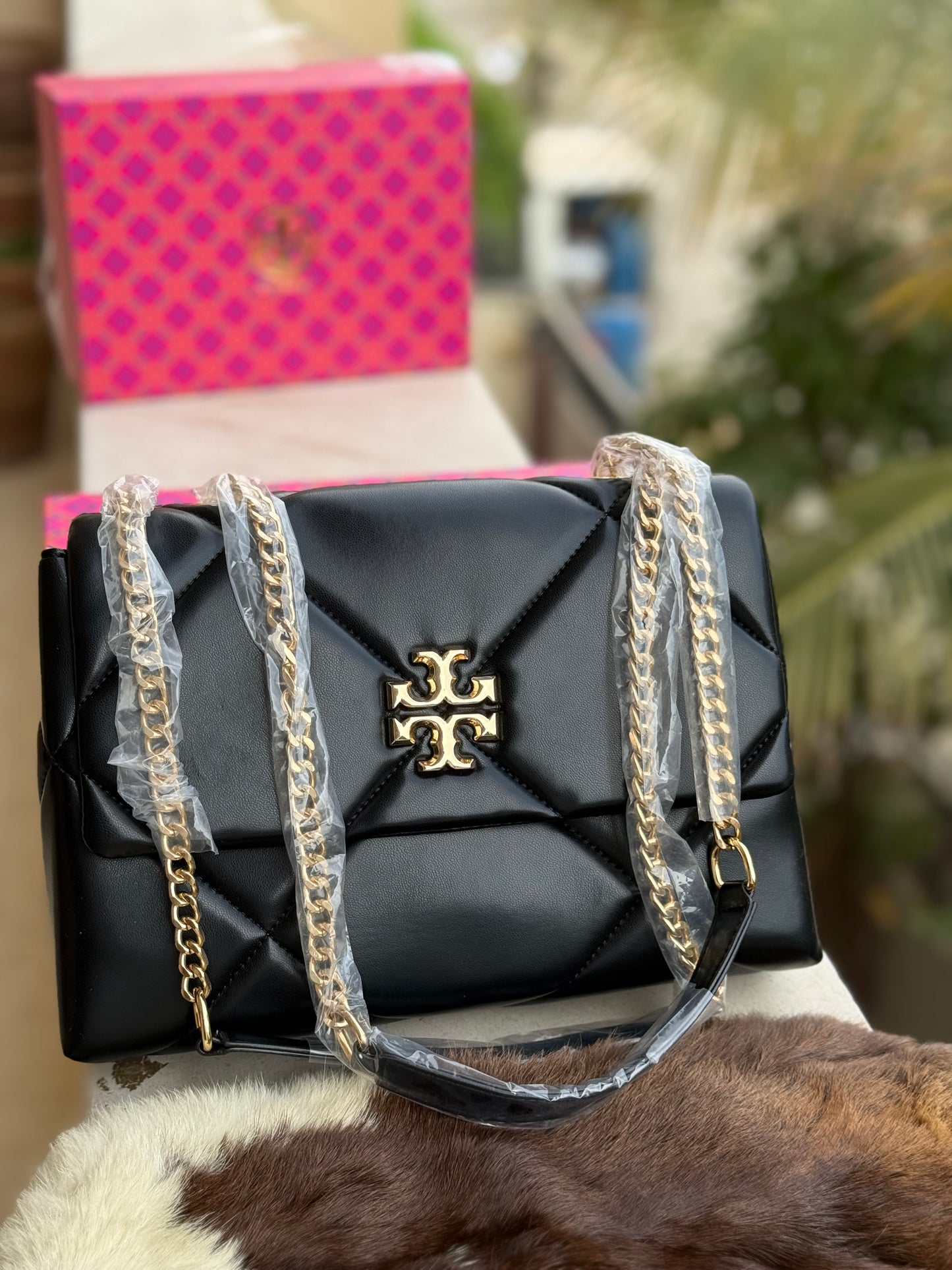 TORY BURCH KIRA DIAMOND QUILT SHOULDER BAG With Box ( Master Series )