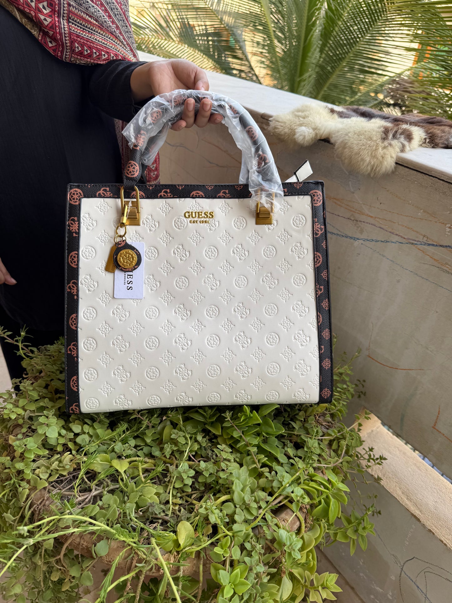 Guess Abey Tote Bag-Master Quality