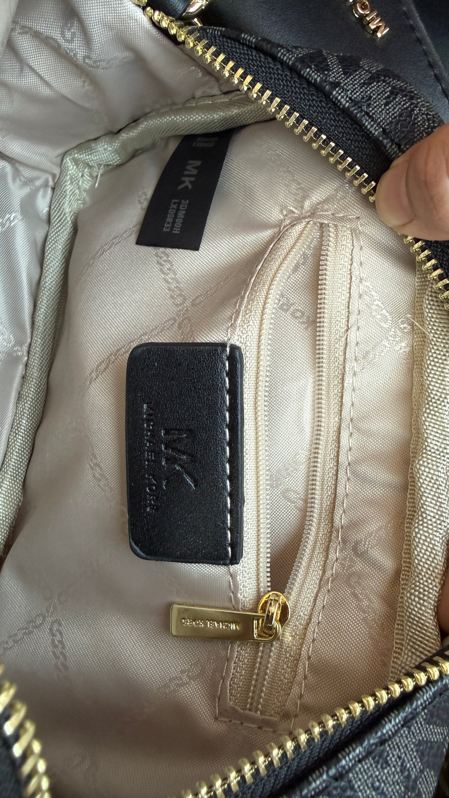 Michael Kors Crossbody With Detachable Wallet.