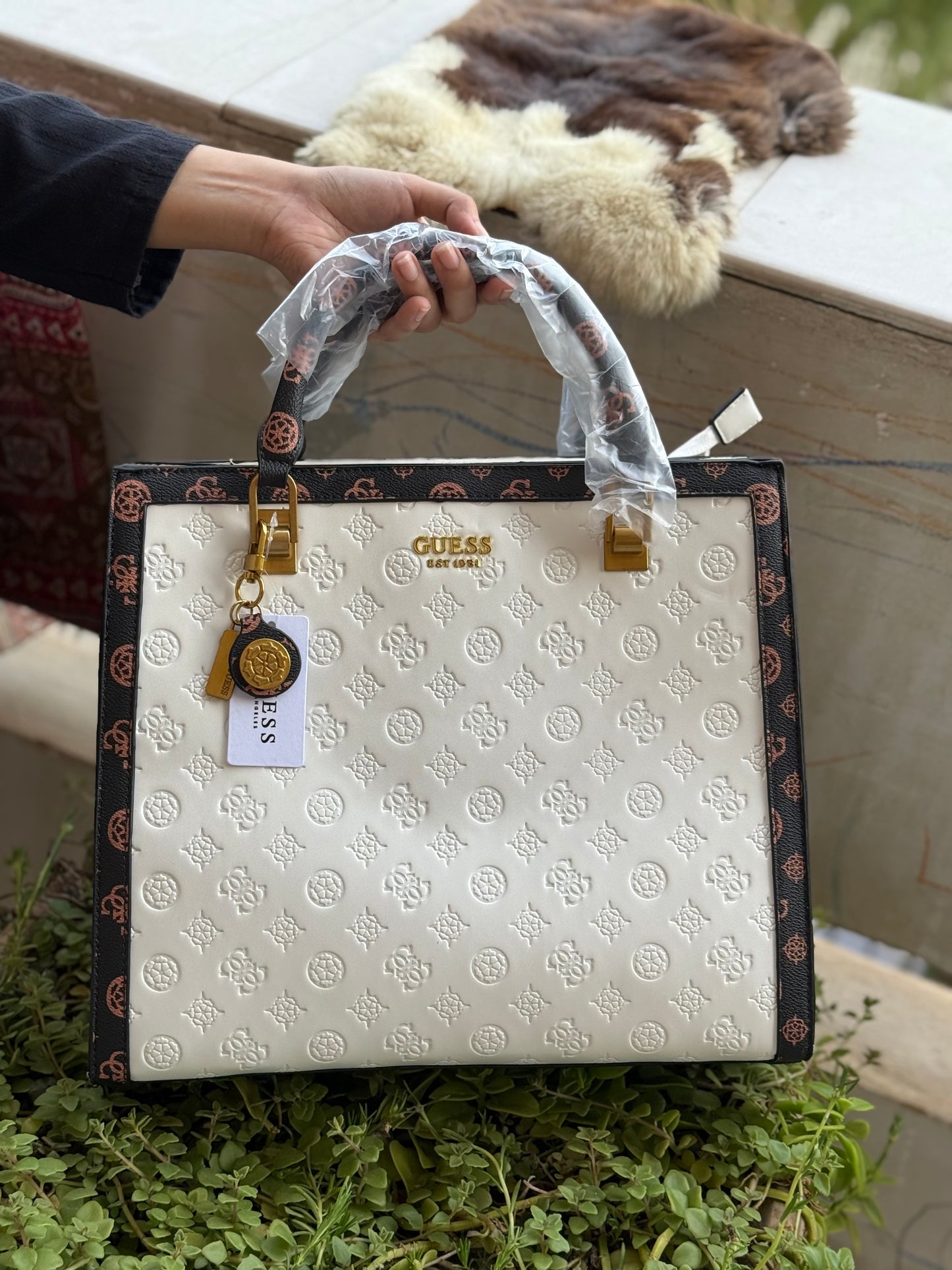 Guess Abey Tote Bag-Master Quality
