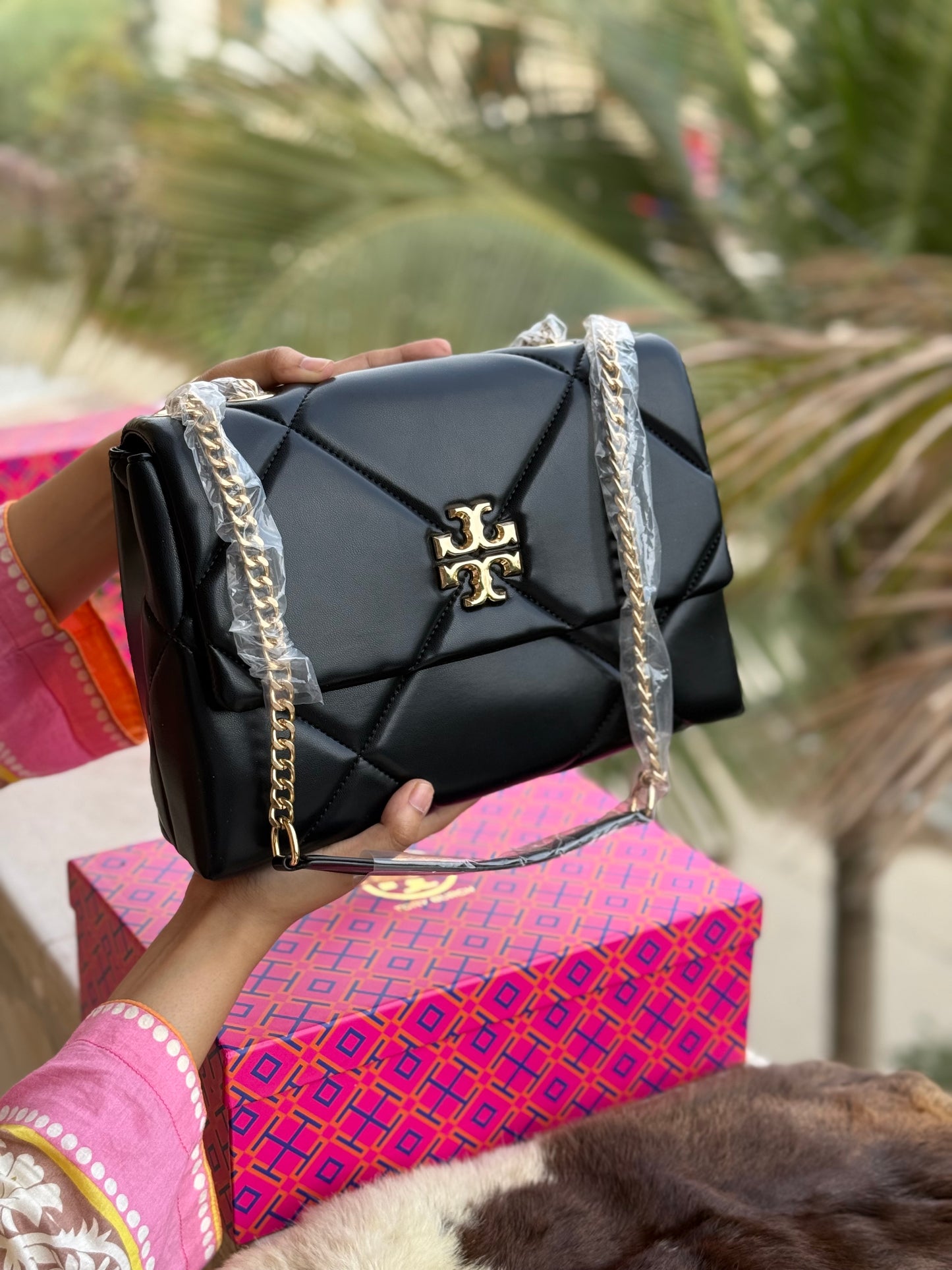 TORY BURCH KIRA DIAMOND QUILT SHOULDER BAG With Box ( Master Series )