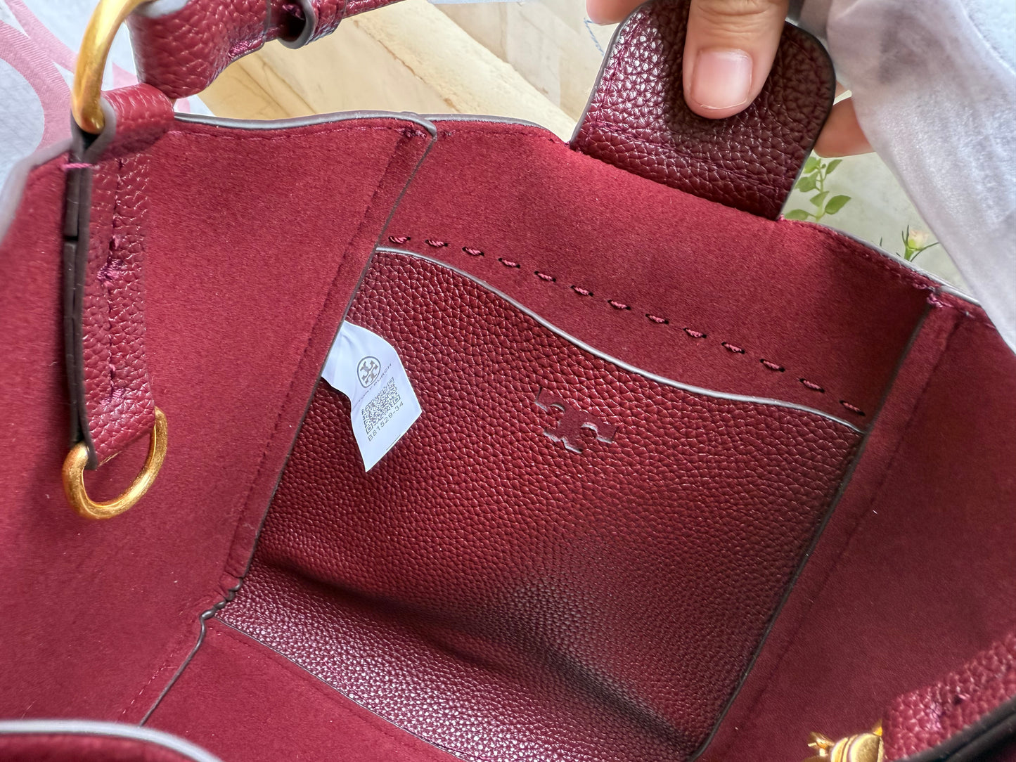 TORY BURCH MCGRAW BUCKET BAG ( Master Series )