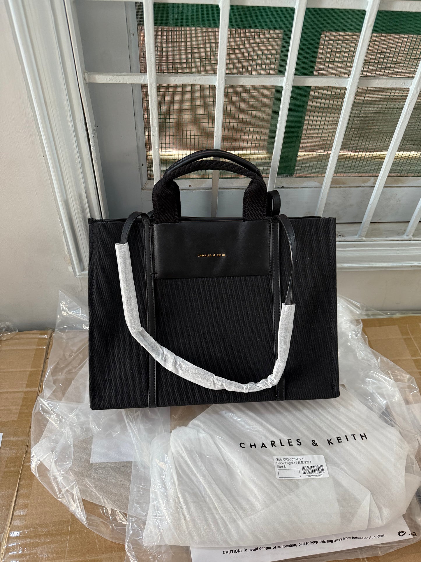 Charles & Keith SHALIA Full Size Tote All black ( Master Series )