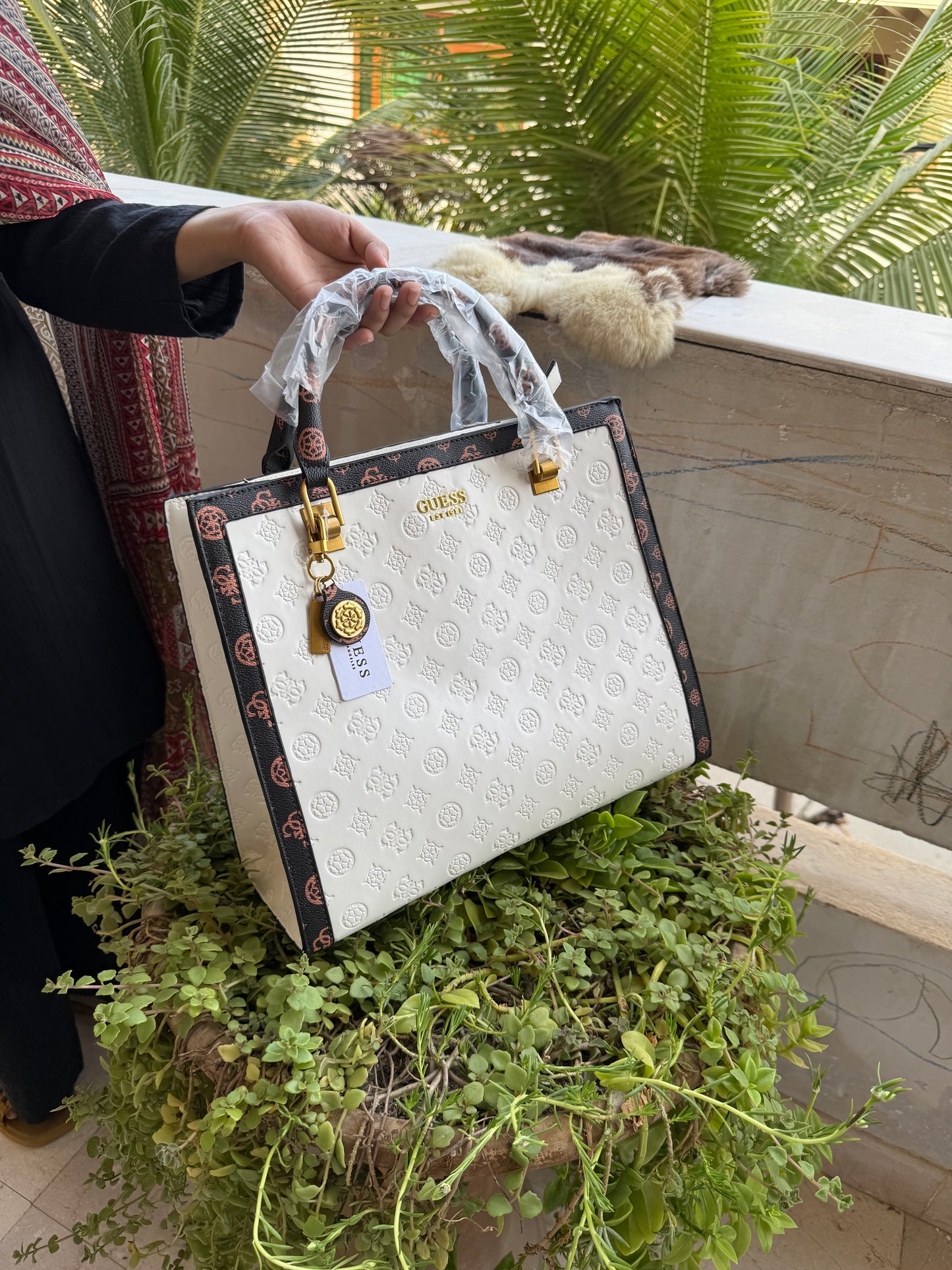 Guess Abey Tote Bag-Master Quality