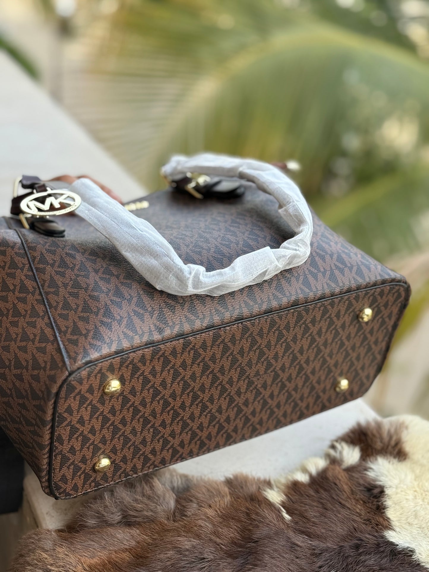 Michael Kors Tote Basic Budget Series