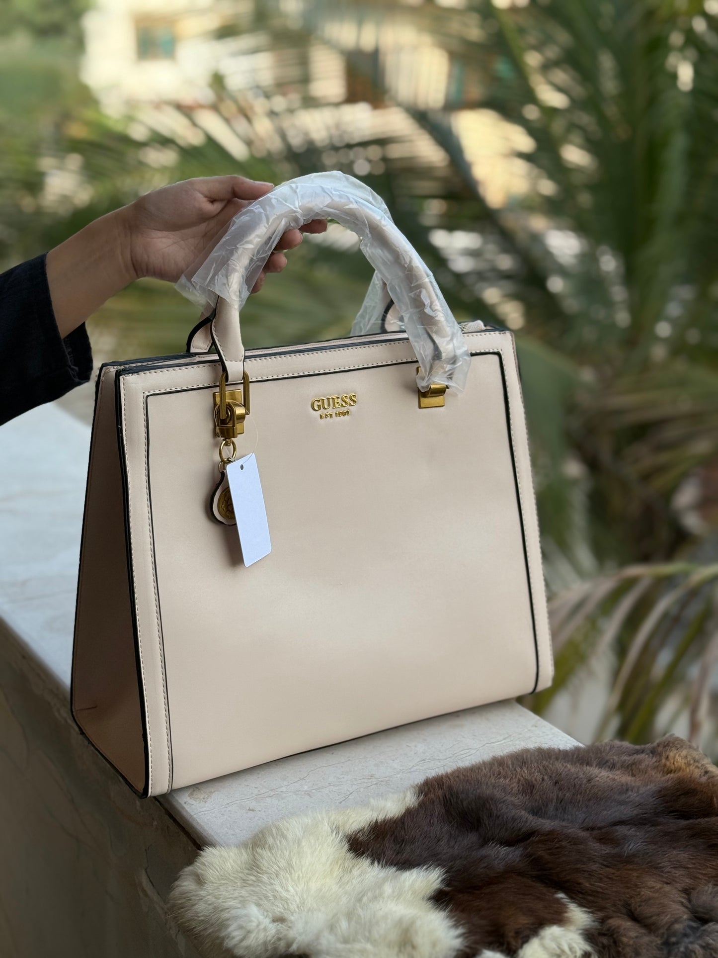 Guess Abey Tote Bag-Master Quality ( light Pink )