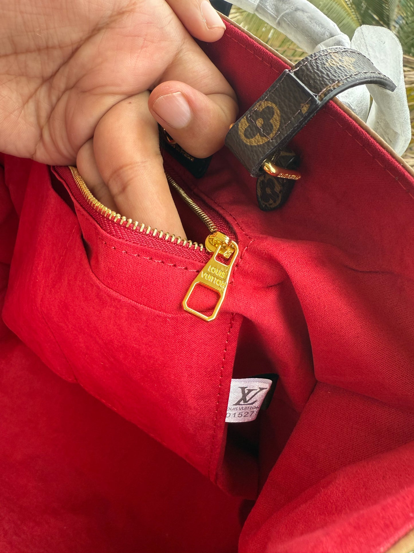 Louis Vuitton On the go MM ( Dual Color ) Master Series.