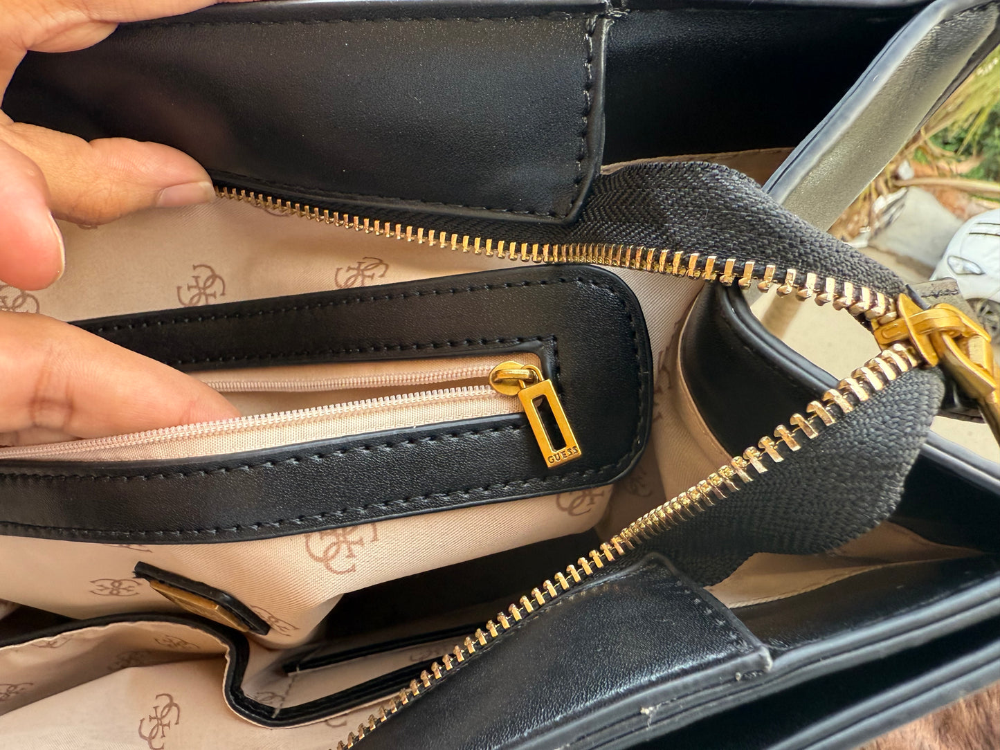 Guess Abey Tote Bag-Master Quality