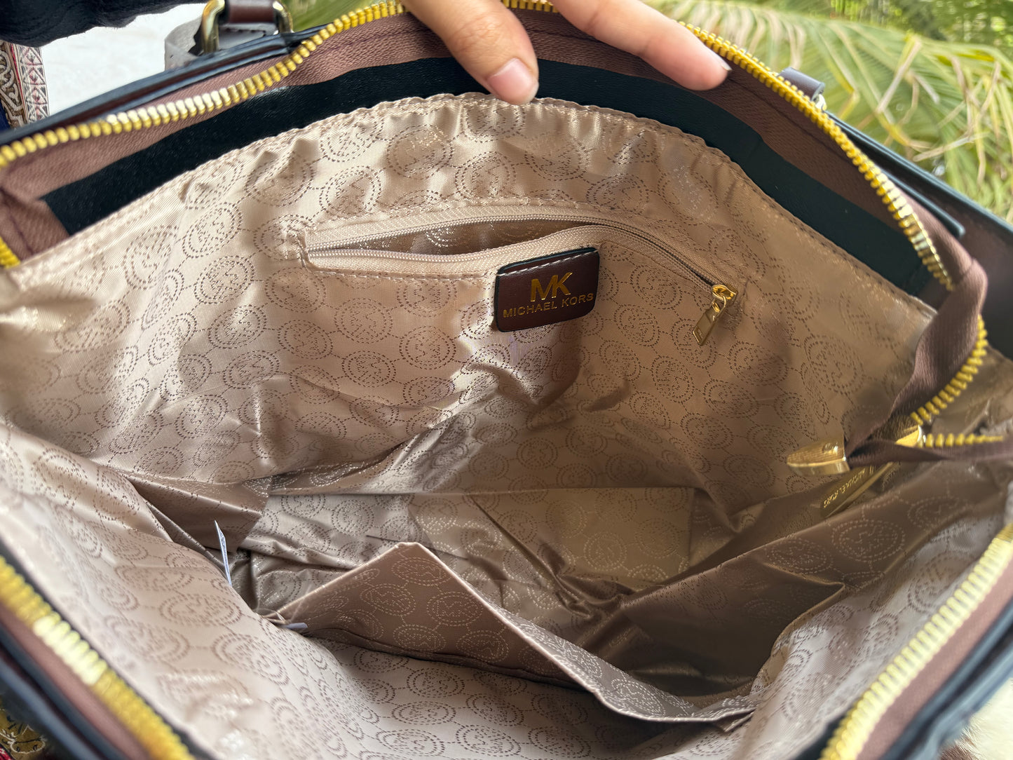 Michael Kors Tote Basic Budget Series