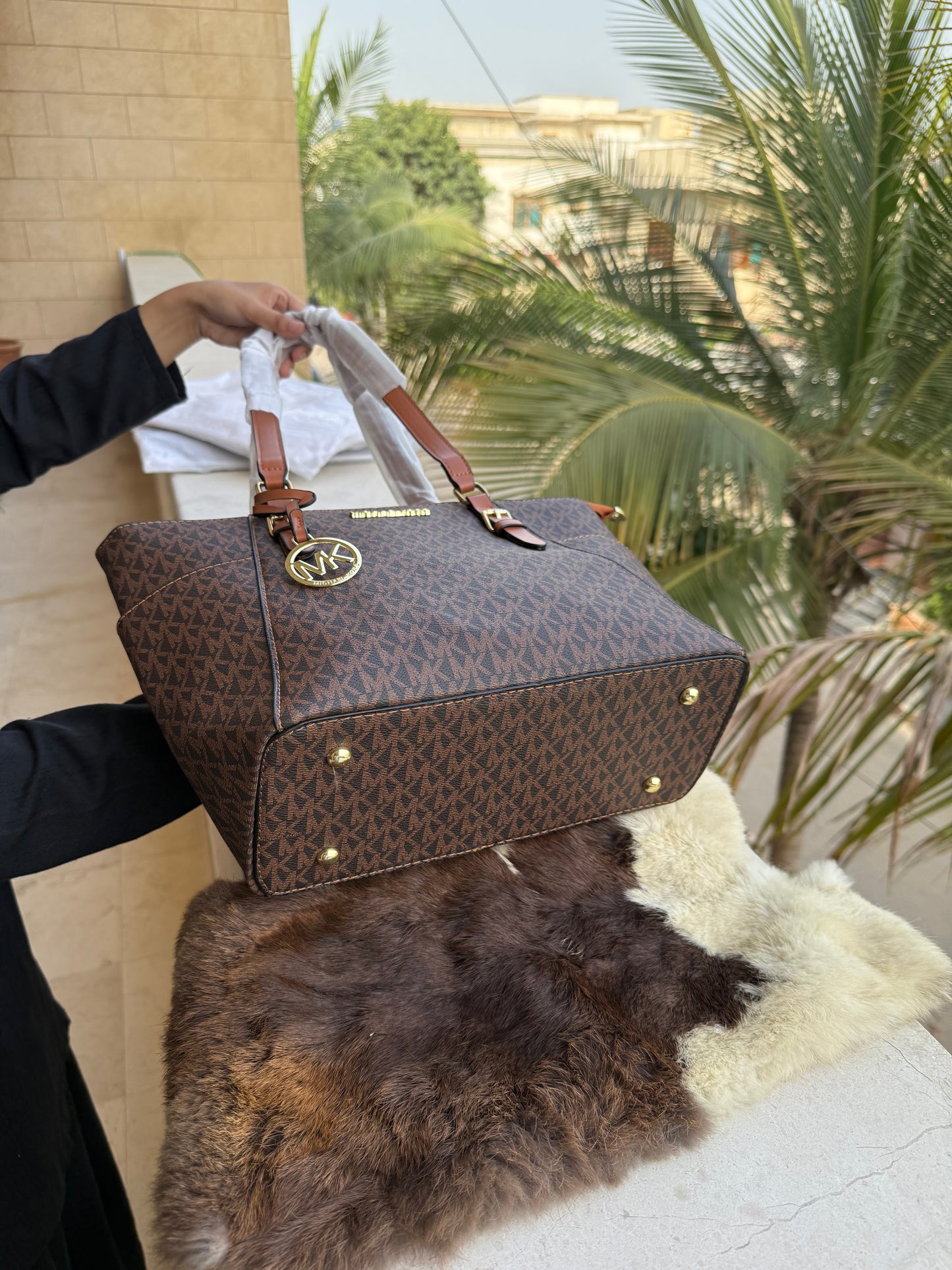 Michael Kors Tote Basic Budget Series