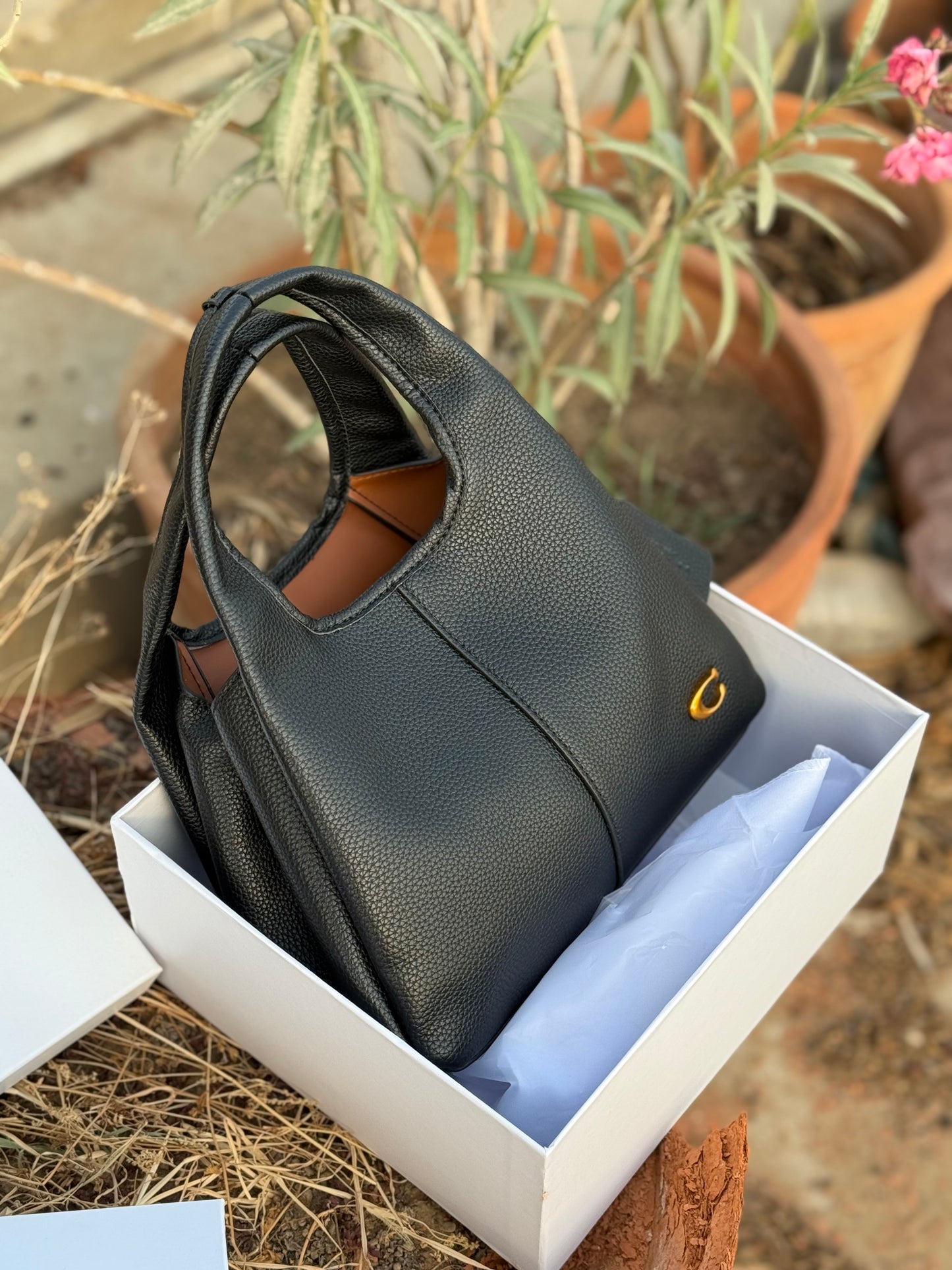 Coach Lana 23 Shoulder bag with box ( Master Series )