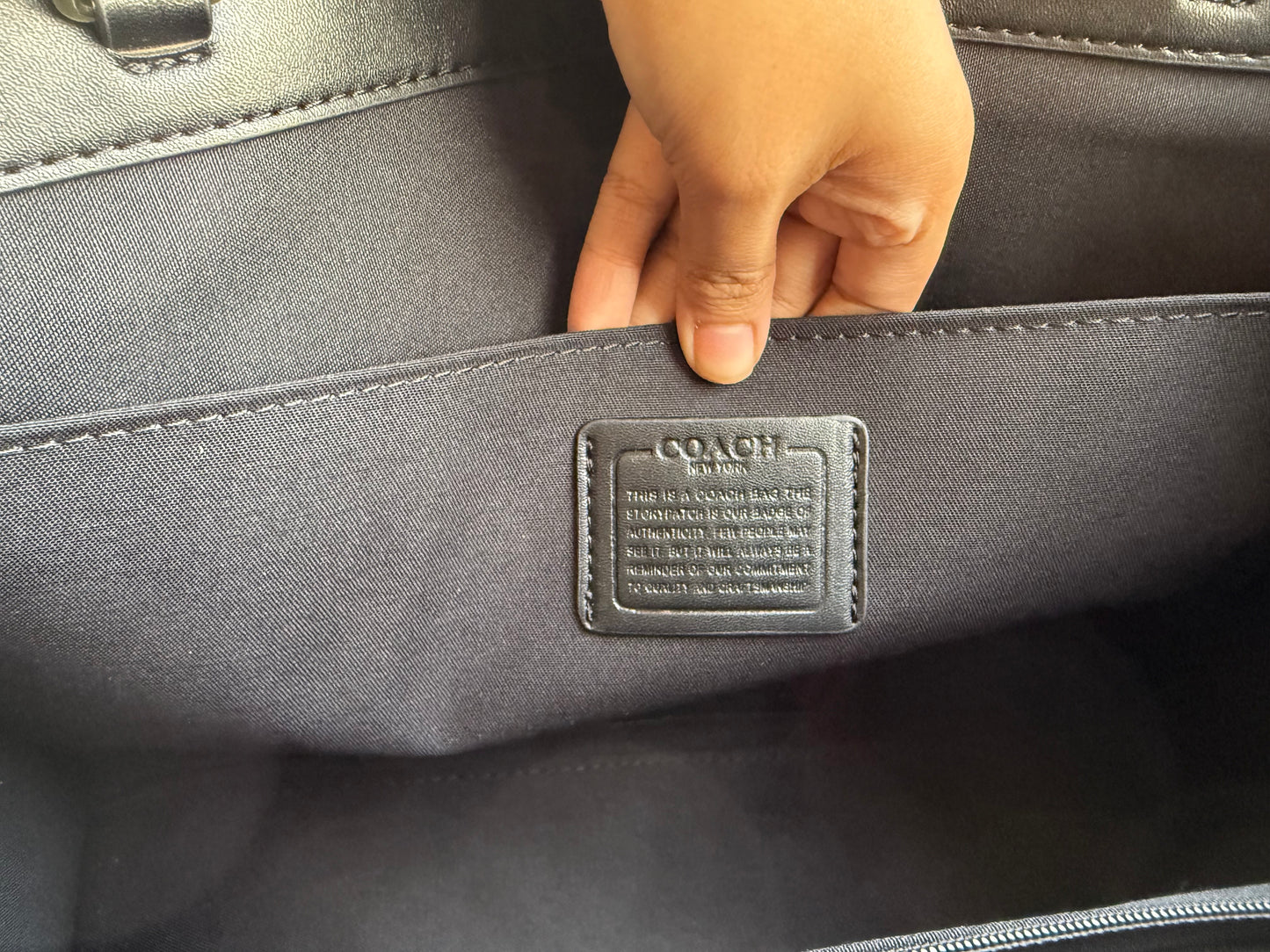 C O A C H Maggie Tote-With Box Master Series