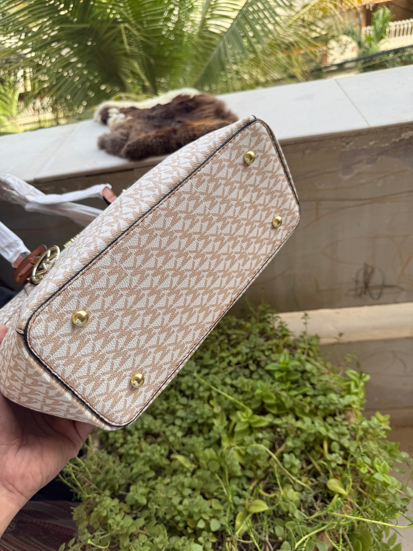Michael Kors Tote Basic Budget Series