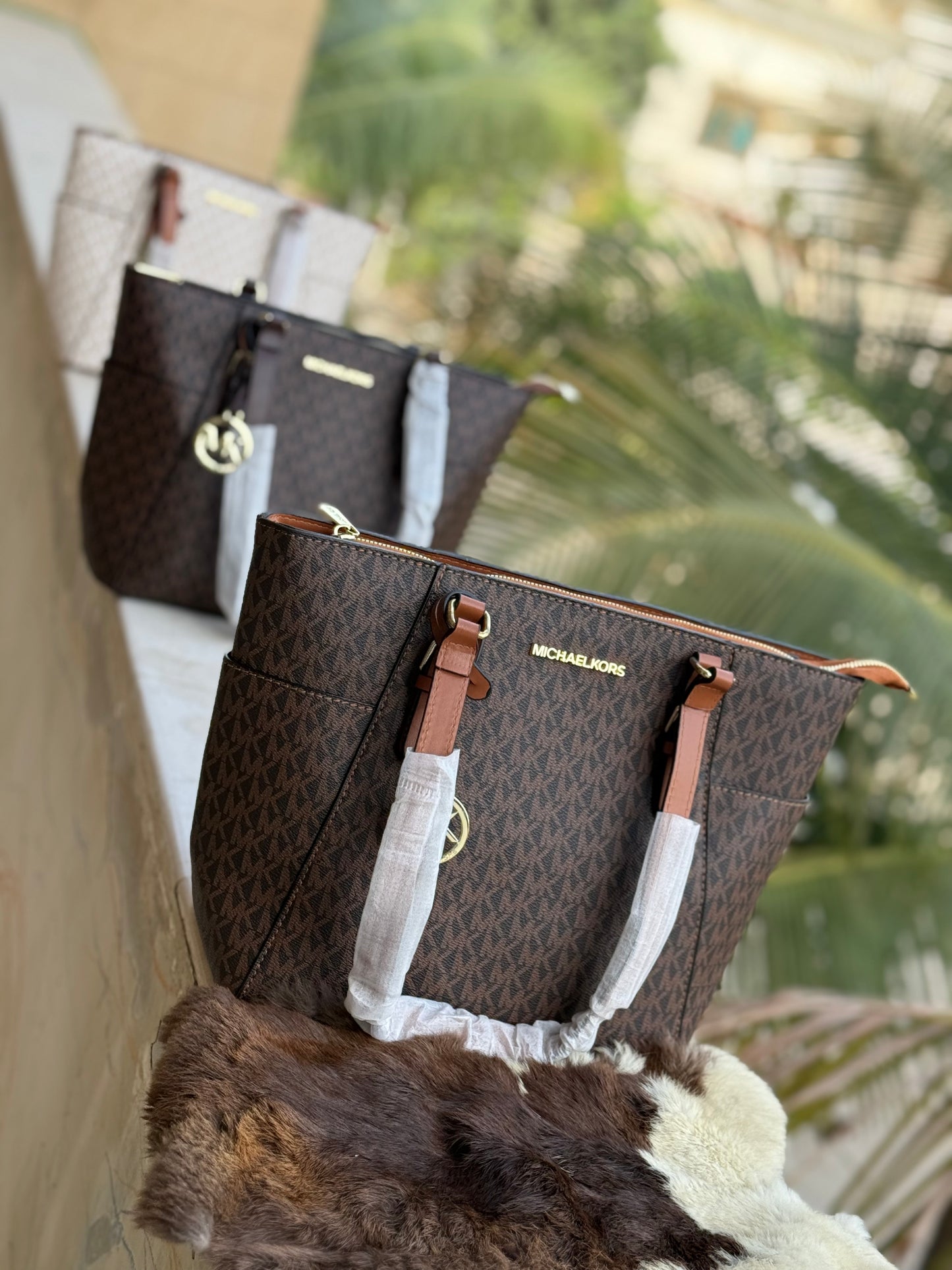 Michael Kors Tote Basic Budget Series