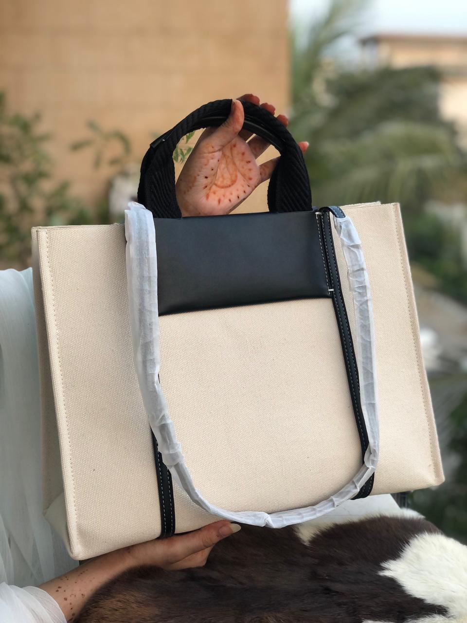 Charles & Keith SHALIA Full size tote ( Master Series )