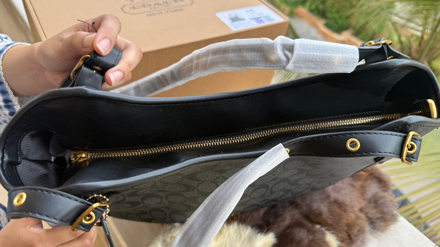 Coach Outlet Meadow Shoulder Bag-Folding Box-Master Series