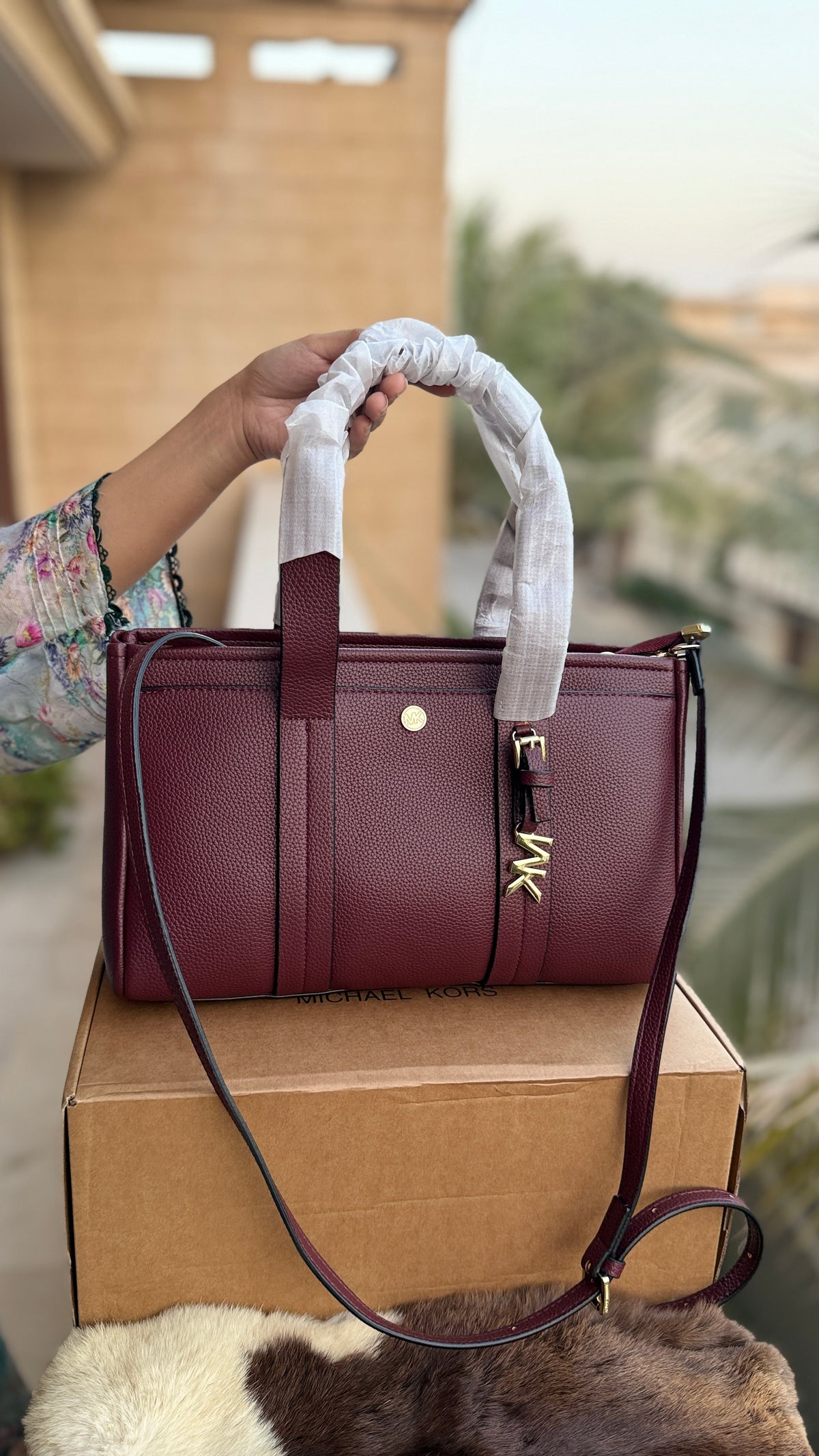 Michael Kors Romee Satchel-Master Plus Series-Folding Box