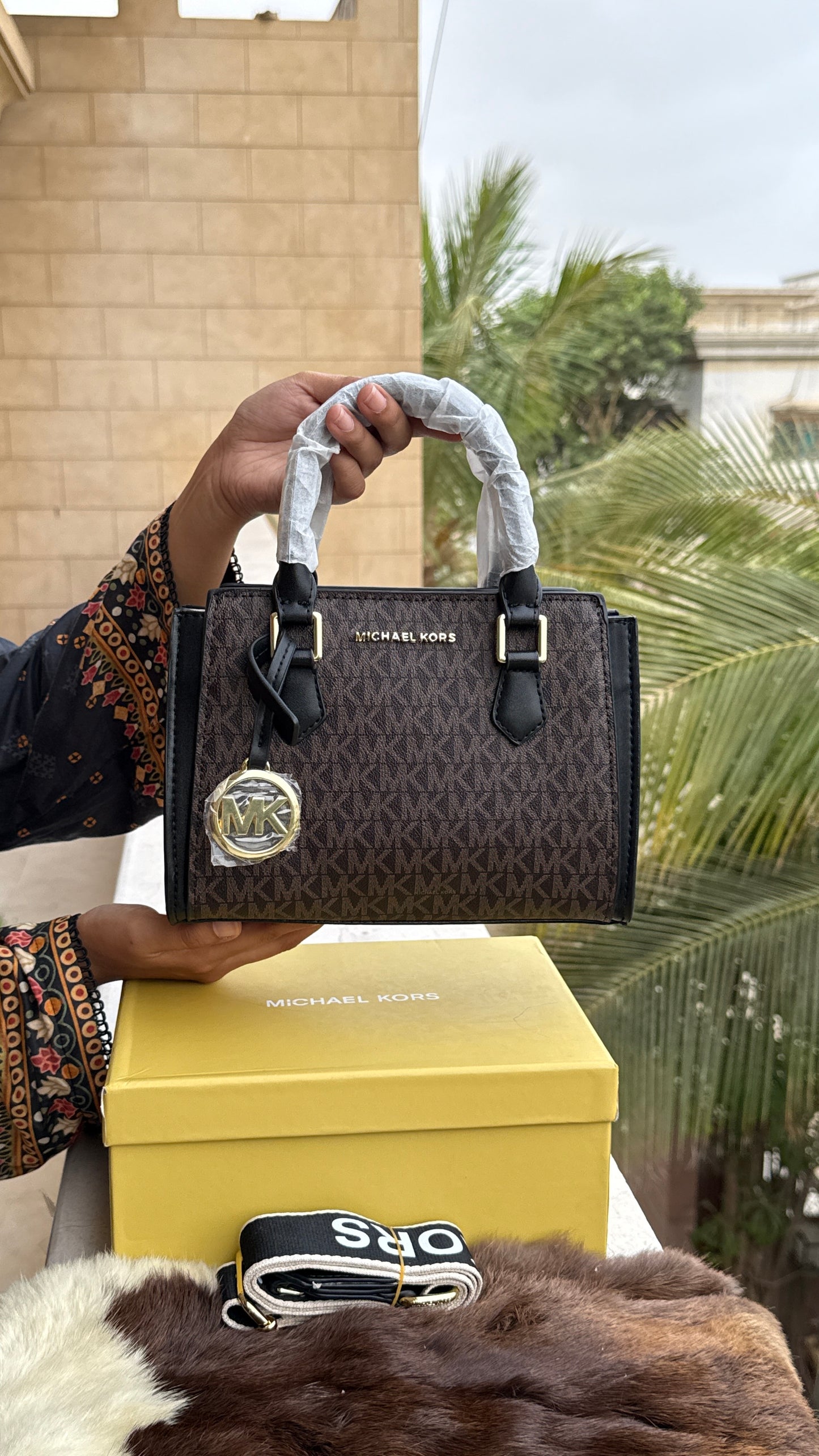 Michael Kors Satchel Small-With box-Master Series