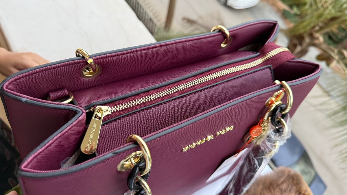 Michael Kors Tote-Master Plus series.
