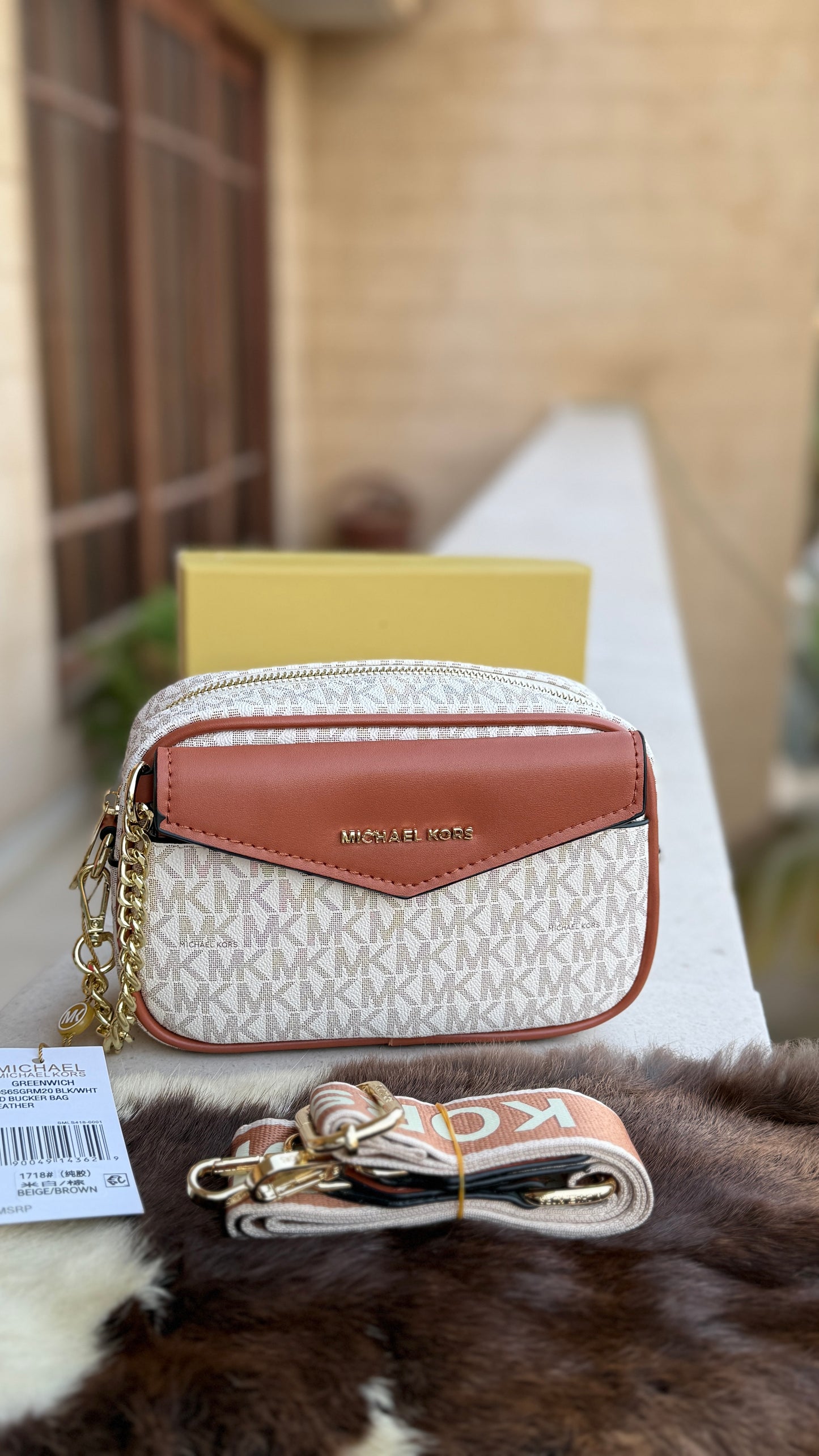 Michael Kors Crossbody With Detachable Wallet.