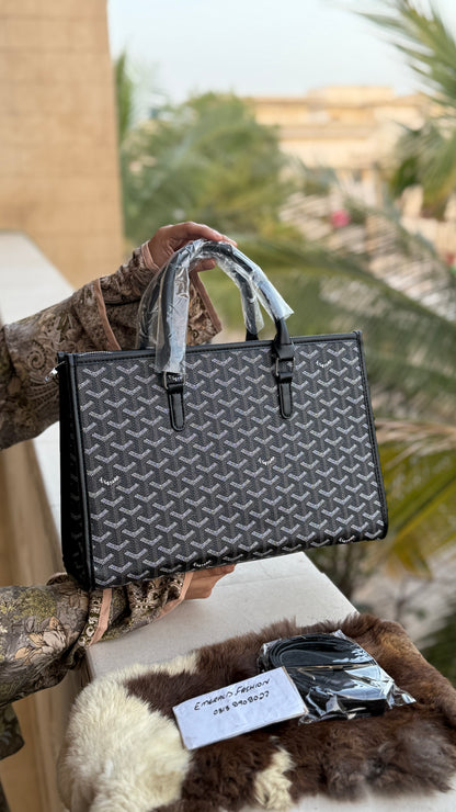 GOYARD Handbag.