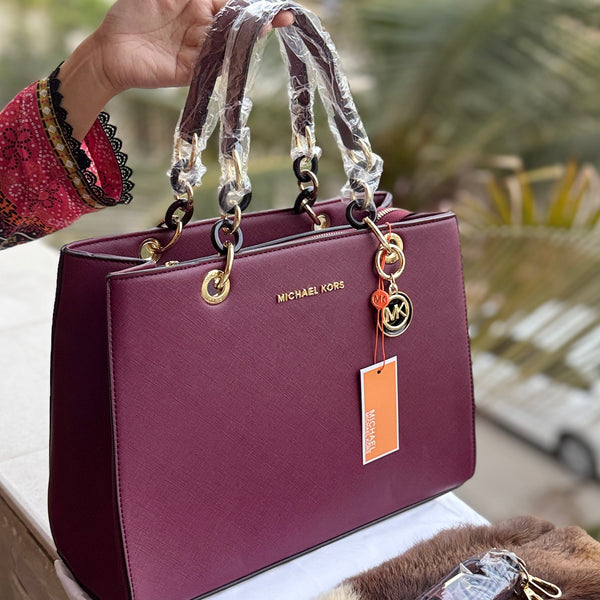 Michael Kors Tote-Master Plus series.