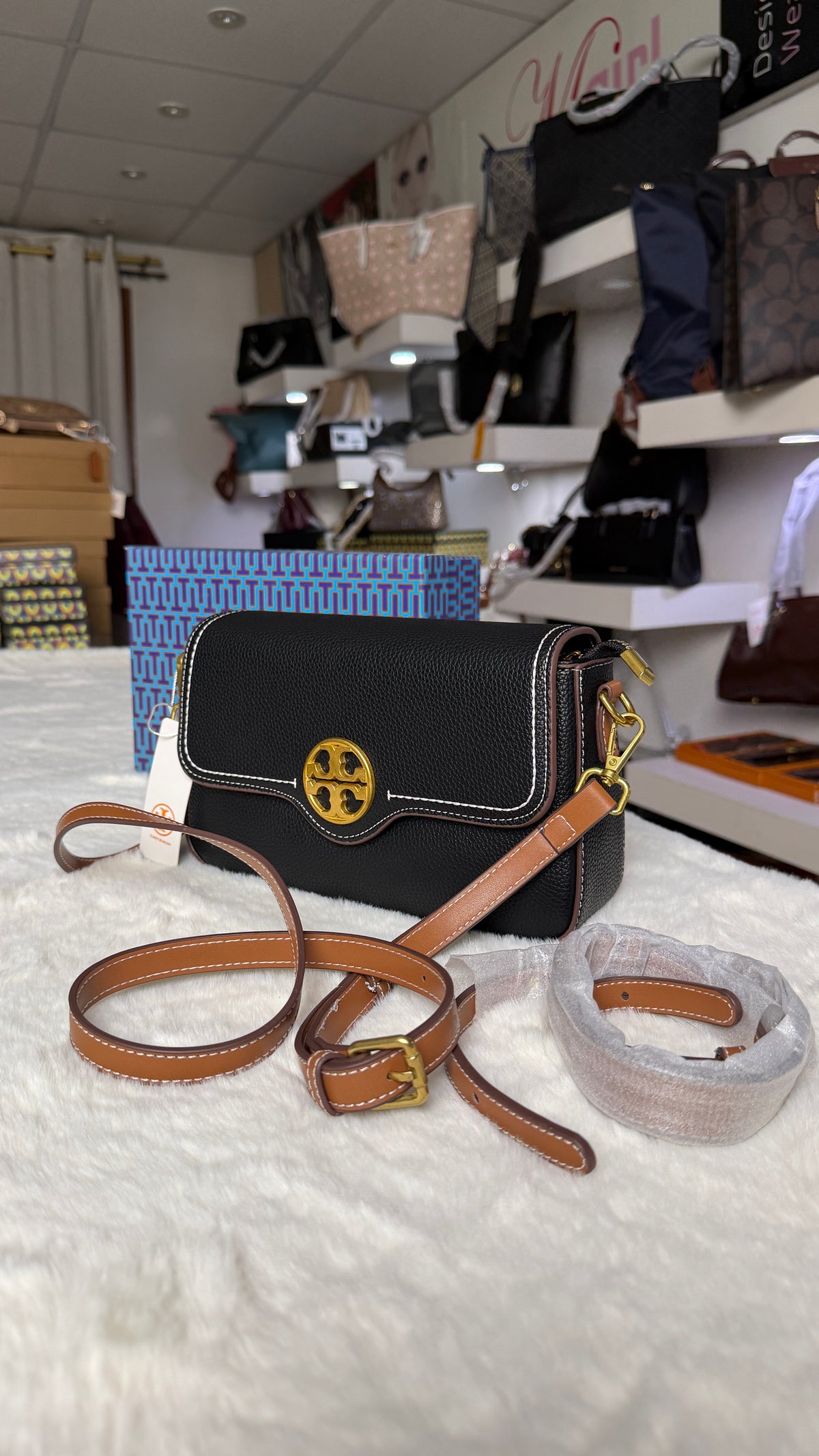 Tory burch Felix Flap Convertible-Master Series-Box packaging