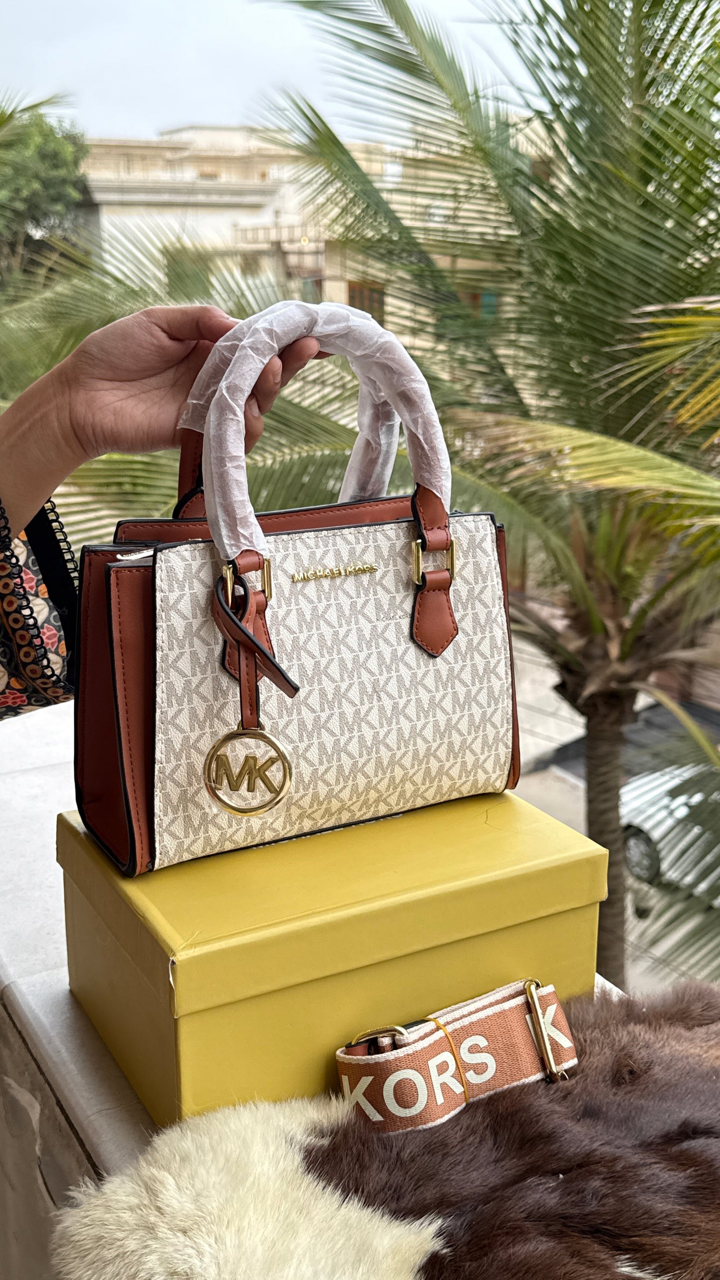 Michael Kors Satchel Small-With box-Master Series