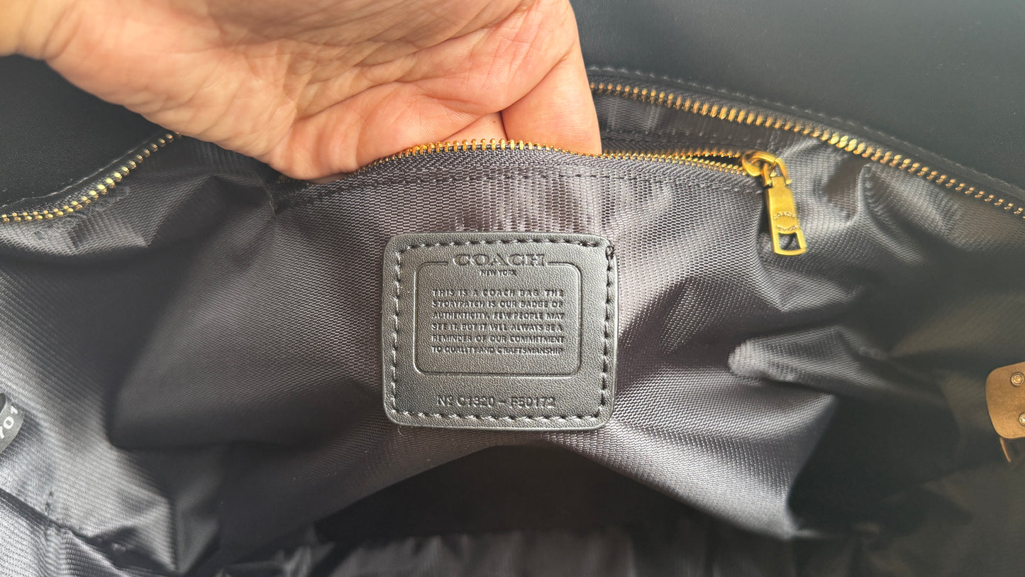 Coach Outlet Meadow Shoulder Bag-Folding Box-Master Series