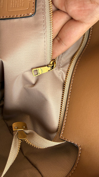 Coach Outlet Meadow Shoulder Bag-Folding Box-Master Series