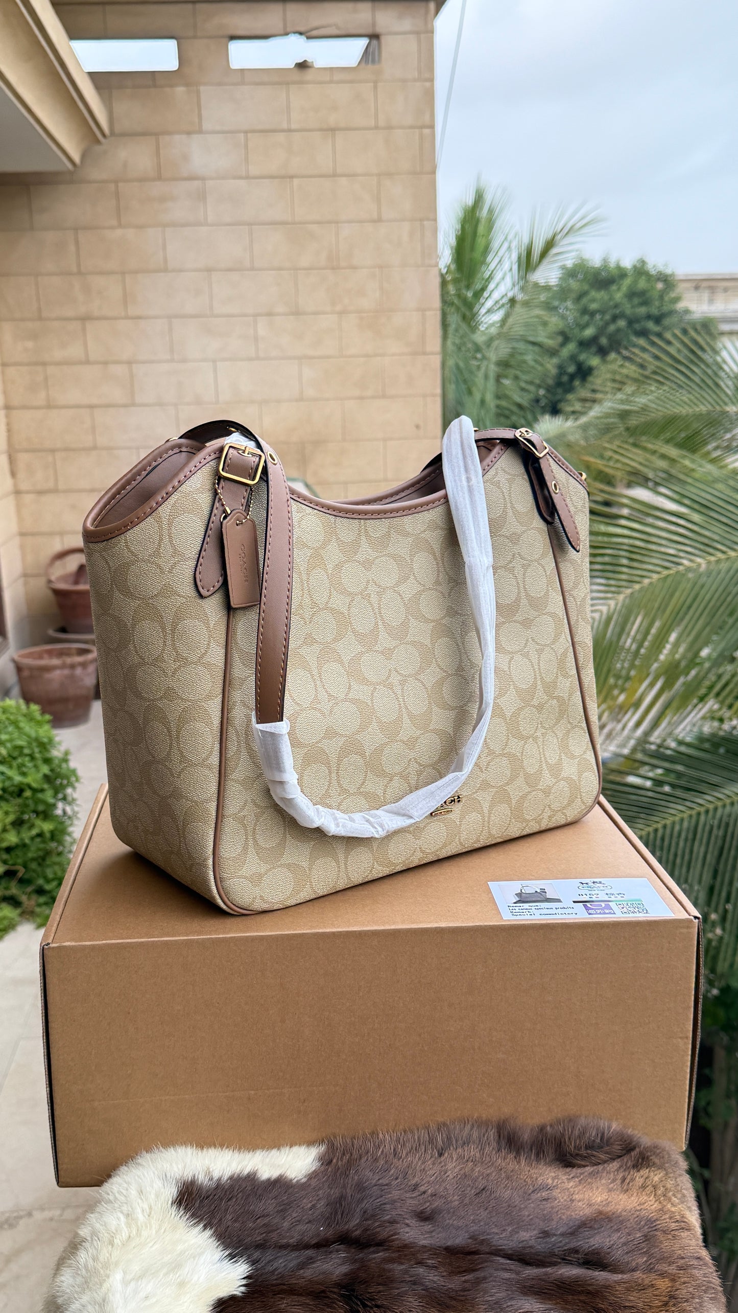 Coach Outlet Meadow Shoulder Bag-Folding Box-Master Series